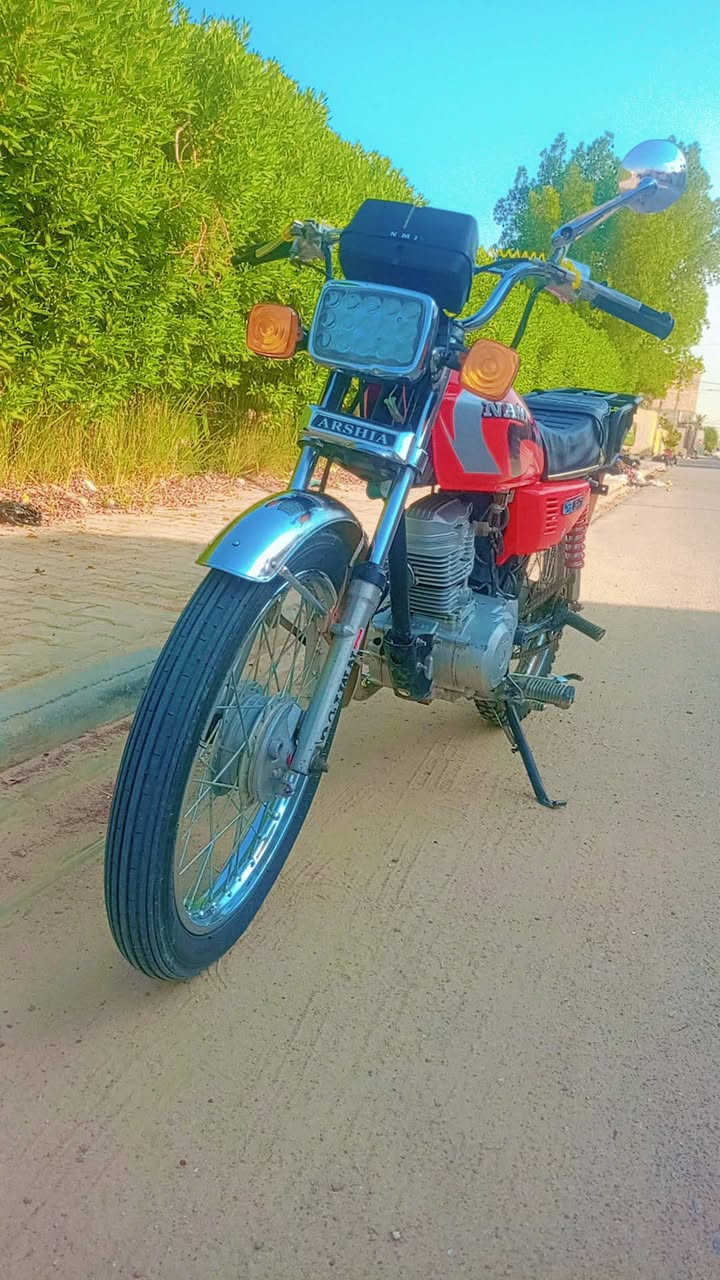 شباب دراجه للبيع سعر 350 كل شيء ما ناقصه كل شيء كامل بيها كلها شغاله سعرها بمجال قليل ت***********
