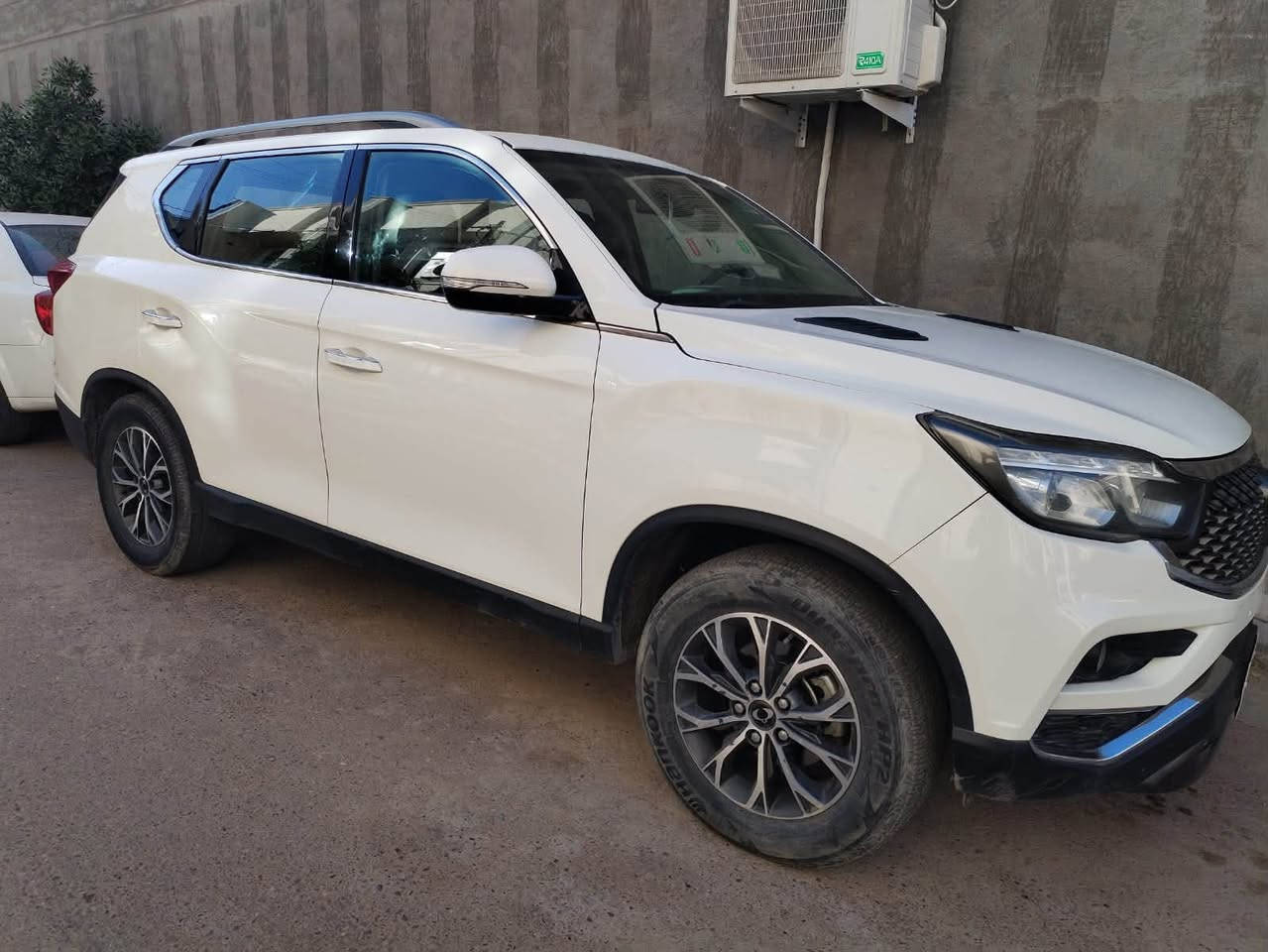 🚘 للبيع سيارة نظيفة جدًا🇰🇷🇰🇷🇰🇷

▪️ النوع: سانغ يونغ ريكستون
▪️ الموديل: [2022]
▪️ المحرك: [2000T]
▪️ اللون: أبيض
▪️ العداد: [160000] كم
▪️ الوارد: [خليجي]
▪️ السيارة نظيفة ومرتبة من الداخل والخارج
▪️ مكيف وتبريد ممتاز ❄️
▪️ المحرك والقير بحالة جيدة
▪️ لا تحتاج أي صرف، جاهزة للاستخدام
▪️ الفحص مفتوح للمشتري الجاد

💰 السعر: [27] مليون قابل للتفاوض البسيط
📍 الموقع: بغداد
📞 للاستفسار: [***********]
السيارة 7راكب مقصورة واسعة جداً ترهم مراوس
للجادين فقط، الله يوفق الجميع 🤍
