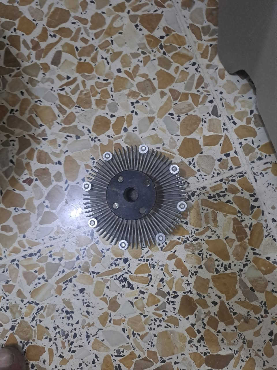 غراض جنبي سبير هوه وتايره ٤٠ وجكمجه ٣٠ والكلج ٢٠ الكلج جديد ما شاده يشهد الله مكاني بابل مركز مدينه 
***********
