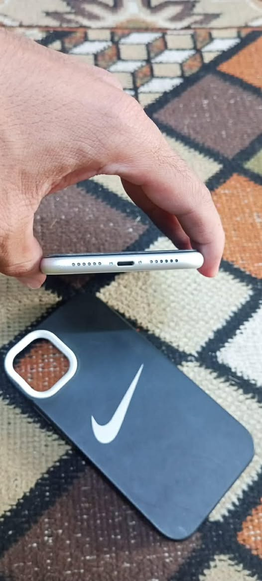 السلام عليكم
آيفون 11 العادي
ذاكرة 128
مكفول كفاله عامة ( وتر بروف )
جهاز جدًا نضيف وأي خدوش ما بي نضافة 90%
بطارية 74%
جهاز خير من الله
ويا شاحنه فقط
السعر 250 وبي مجال
عنوان بغداد مدينة الصدر
للاستفسار : ***********
