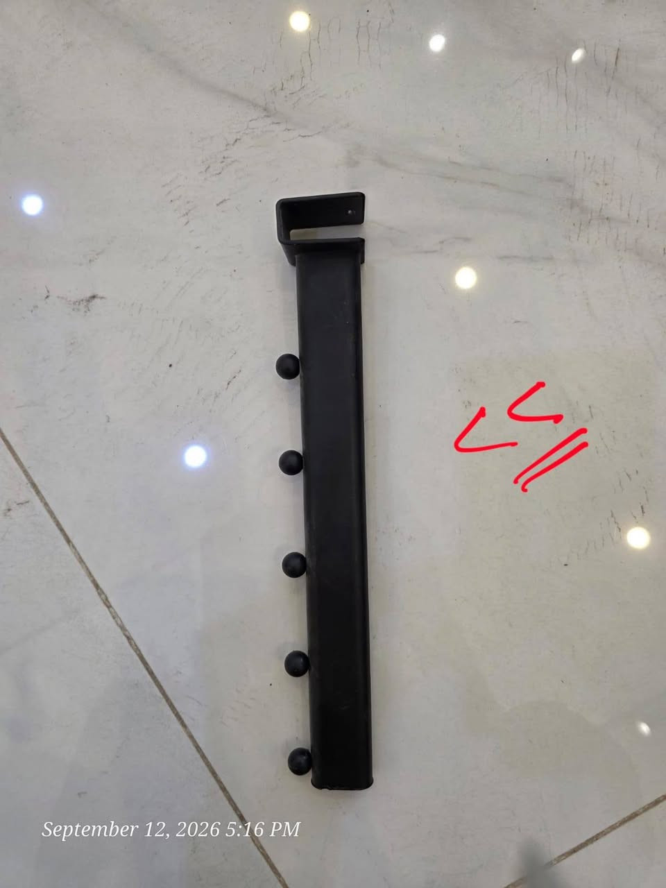 ديكورات محلات تجارية للبيع مستعمل نظيف جدا (تعلاقات، شوكات، رفوف وسكك واخرى ..
العدد المتوفر مكتوب في كل صورة
للتواصل *********** واتس اب 📱

نص مكتوب في الصور:
- ٢٤٠ هتشكيل September 12, 2026 5:26 PM
- September 12, 2026 5:57 PM
- September 12, 2026 5:16 PM
- September 12, 2026 5:47 PM
- September 12, 2026 5:23 PM