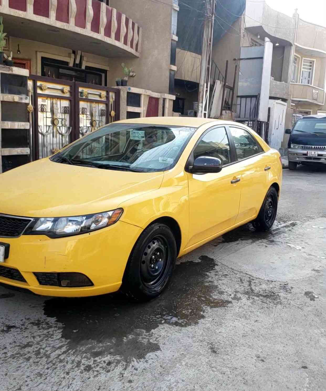 السلام عليكم 
فورتي ٢٠١٣ امريكي مكينه ٢٤٠٠ دوش رقم بغداد انكليزي انضربت عندي جاملغ وحافة البنيد وابيعها على وضعها سياره مكينه كير بلكارتون تبريد ثلج حداديه تخم تاير جديد جواهه مدوشمه عام سفاري كشنات وكاعيه وتنته وصندوك رايدها ب٨٥ وبيهه مجال مكاني الزعفرانيه ***********
