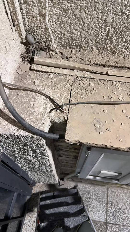 بعض النصائح  احم نفسك و احفظ حقك من خلال تركيب كاميرات المراقبة الذكية ! حافظ على منزلك, محلك, شركتك, عيادتك من خطر السرقة او المشاكل المفتعلة. ✅ نوفر كاميرات مراقبة من مختلف البراندات والنوعيات. ✅ خدمة صيانة و تنصيب الكاميرات. ✅ يوجد خدمة توصيل/ نقليات لجميع انحاء العراق. للتواصل: واتس اب: *********** واتس اب: *********** العنوان: بغداد/ الكرخ/ حي الجهاد #dahua #imou #Hikvision #cvv #security_camera 
