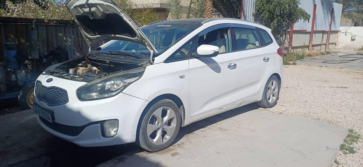 كيا كارينز • ٢٠١٤ • ٧ راكب