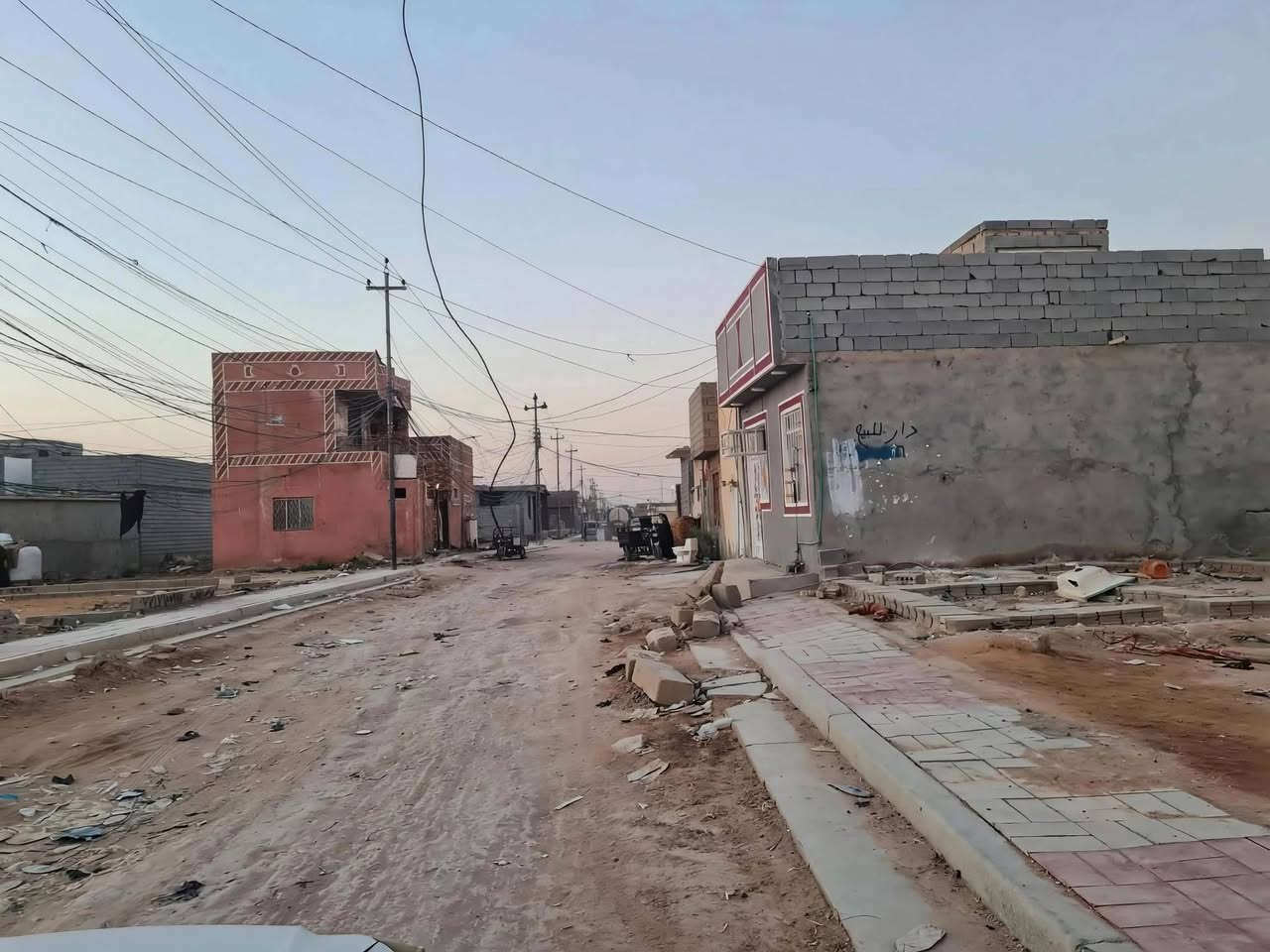هيكل 100متر للبيع أساس مع سقف كونكريت مسلح
مكانه قرب السيد سماعيل حي الرباب منقطه سكنيه
يصلح حسينية وسكن السعر 18وبي مجال نوع العقار35
مراوس بسياره حسب القناعه استفسار ***********
