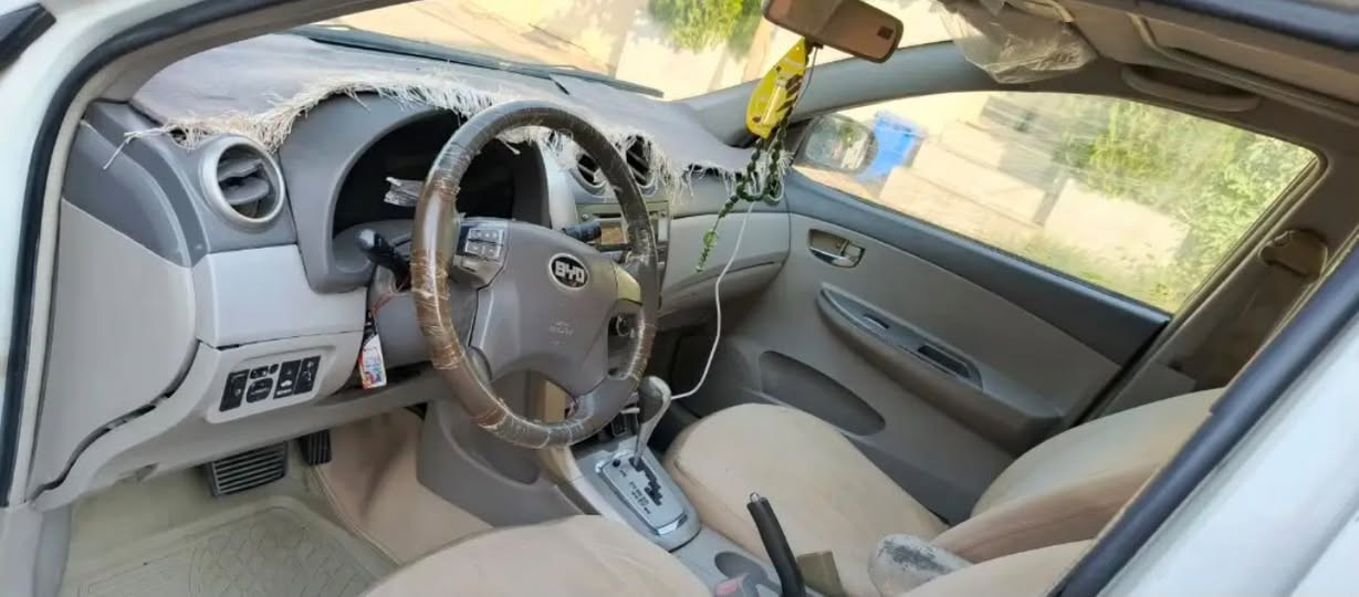 سڵاو لە هەموو دۆستان👋🏻
کامل بۆیاغ لەسەر ساغی✅
 مەکینە بیلاد✅
 فول مواسەفات هیتەر نیە✅
 سەنەوی پلاستیک بە شەرتی ئەوەلیات مۆدیل ٢٠١٣✅
مەکینە g3 بیلاد✅ 
بێ دەعم و لێدراو ✅
پشت و پێش کەپس✅
 گێڕ و مەکینە و کارەبایی و موس و بڕاوە بە شەرت✅ ساغە سەیارەکە✅
نرخی ٣٧$مەجالێ برایانە✅🤝
***********☎️
