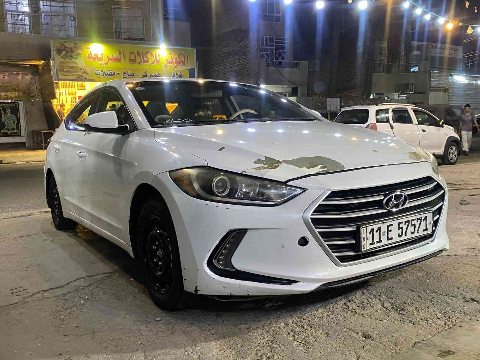 السلام عليكم النترا موديل ١٧ وارد امريكي سياره ليبل واحد لا ضربه ولا صبغ فقط شفت البنيد موضح بل صور سياره جاهزه من كلشي تخم تاير جديد  تبريد ثلج
صدر محرك كير خير من الله جاهزه وخير من الله تجي واشوف بعينك
مكاني بغداد حي اور السعر ١١٥ ورقه وبيه مجال
رقمي ***********
