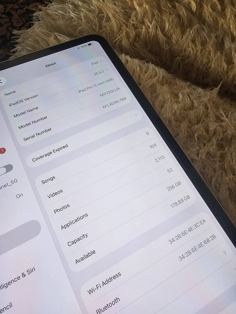 السلام عليكم ورحمة الله
Ipad pro 11-inch M4 
البطارية 93  الذاكرة 256  مع القلم pencil pro  السعر  1.100.000 
للتواصل على الواتساب : ***********

نص مكتوب في الصور:
- 75% About iPad iPad Pro 11-inch (M4) 26.6.2 MVV93LL/A KFLXGWL769 Name iPadOS Version Model Name Model Number Serial Number Coverage Expired 0 104 Songs 2,113 Videos 52 Photos 256 GB Applications 178.89 GB Capacity Available 34:2B:6E:4E:3C:EA 34:2B:6E:4E:68:2B Wi-Fi Address Bluetooth net_5G On 1 lligence & Siri encil
- About Name iPad iPadOS Version 26.6.2 Model Name iPad Pro 11-inch (M4) Model Number MVV93LL/A Serial Number KFLXGWL769 Coverage Expired Songs 0 Videos 104 Photos 2,113 Applications 52 Capacity 256 GB Available 178.89 GB Wi-Fi Address 34:2B:6E:4E:3C:EA