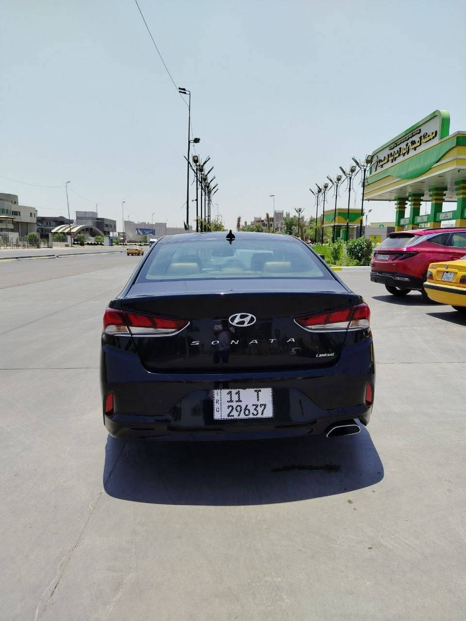 سوناتا ٢٠١٩
ماشيه ١٠٥ الف ميل 
Limited فول مواصفات 
محرك 2400
بنرواما
كشنات جلد 
كشن كهرباء 
تدفئه وتبريد كشنات
تبريد قطعتين
هيتر ستيرن 
اوتو هولد 
ذاكره خزن كشن 
سايد بريك كهرباء
رادار 360 درجة
رقم بغداد باسمي
حادث بنيد ودعامية فقط
ايرباك ستيرن فقط
لايت عدسه دواره مع الستيرن 
كير ومحرك مكفول
تخم تاير جديد+باتري جديد 
بردات خلفيه 
تحكم ستيرن 
سياره مال جناي 
مكان السيارة بغداد  
للاستفسار
***********
السعر ١٤٠
