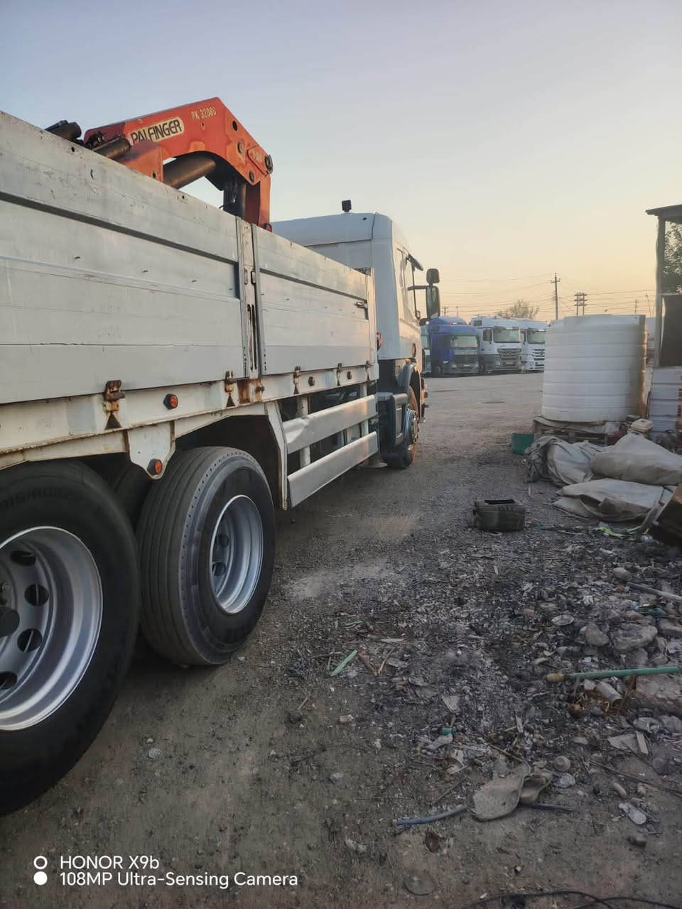 سلام عليكم سكانيا 2006كرين 12 طن رقم اربيل سنويه جديده تخم تاير سياره جاهزه محرك انجكسن مكفوله كاله عامه 
مكان بصره زبير سعرها 370ورقه شراي يتصل وبخير يدلل***********

نص مكتوب في الصور:
- HONOR X9b
- 108MP Ultra-Sensing Camera
- HONOR X9b 108MP Ultra-Sensing Camera
- O HONOR X9b 108MP Ultra-Sensing Camera