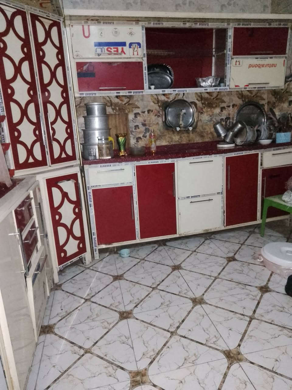 للبيع بيت زراعي مدينة الصدر خلف الروف السده مساحه البناء 100 أو عشره م وبي زياده بعد ماء كهرباء مجاري طالعه 
السعر 30 وبي مجال تلفون ***********
