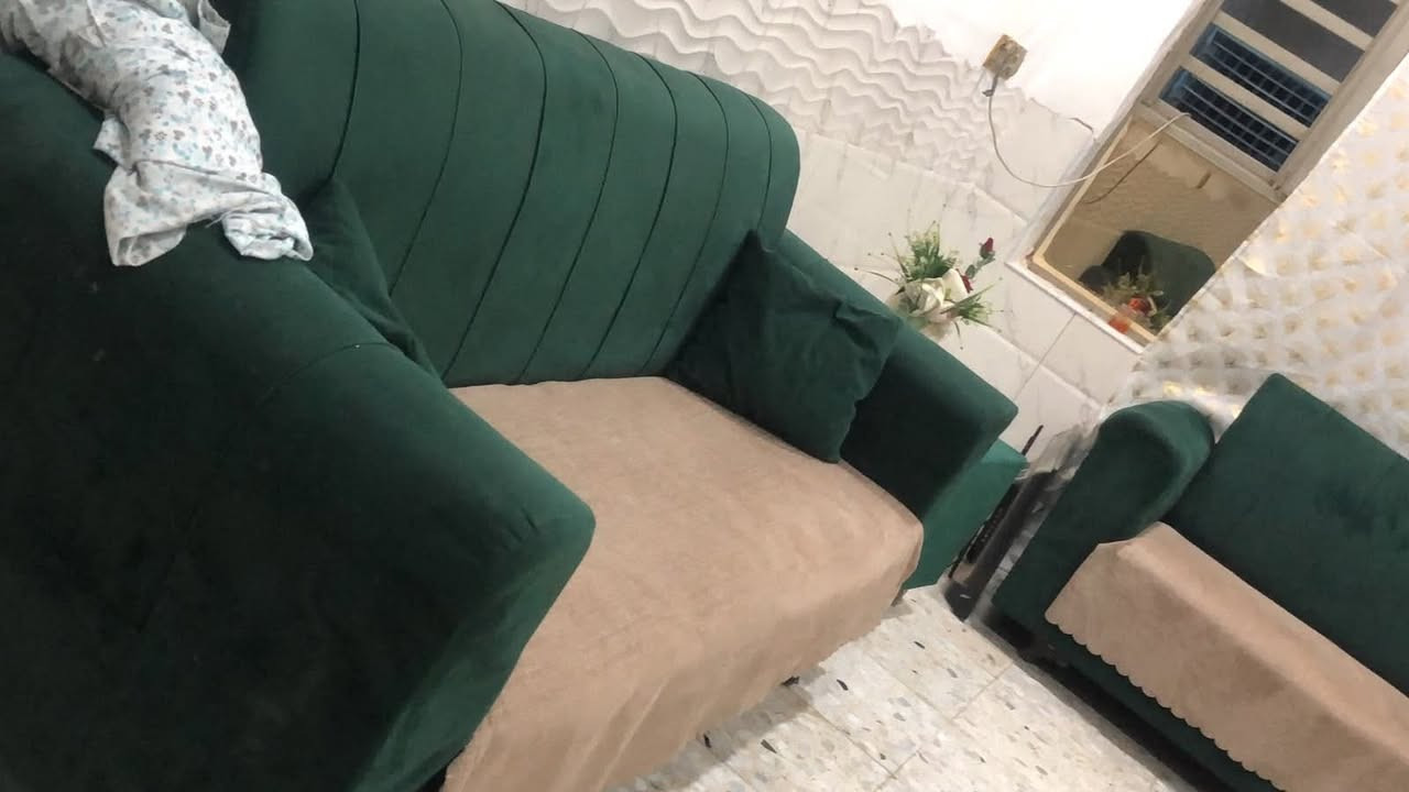 تخم • ١٠ مقاعد • مستعجل