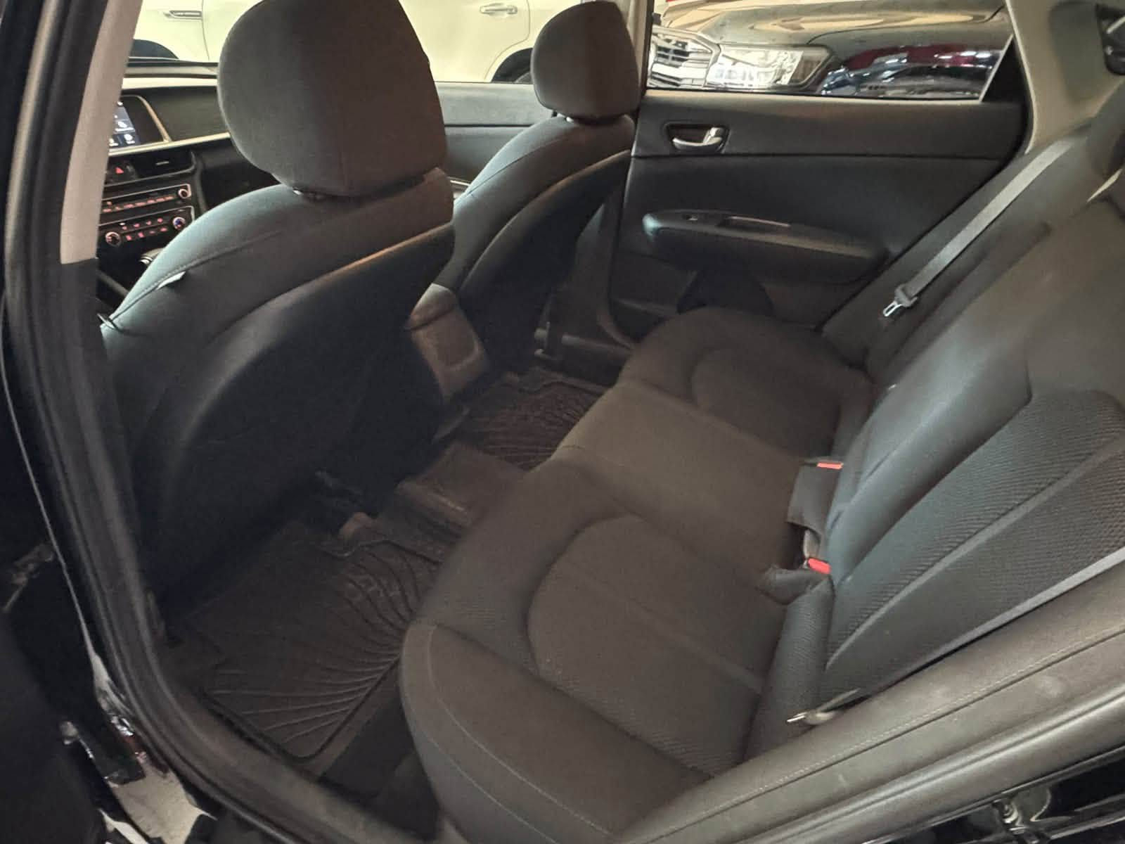 KIA_OPTIMA_FE
موديل :2020
ماشي:48000Ml
مواصفات:-
كاميره
حساس
رادر امامي 
رادر خلفي
نقطه عميه
ليت ليات

ويل كب
شاشه كبيره
السياره بيها جملخ امامي صبغ
بدون دوخل 
بدون ارباك
بيها 4تعديل اصغر
مكان السياره دهوك السعر 118$ بيها مجال 
***********
