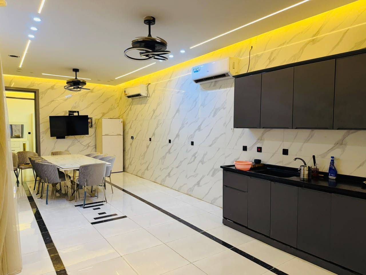 مزرعة للإيجار اليومي 🏡🌳

📍 الموقع: بغداد – الدورة – البوعيثة

✔️ أجواء هادئة ومناسبة للعوائل والشباب

✔️ مساحة واسعة وخدمات متوفرة

✔️ مثالية للراحة والونسة

📌 للحجز والاستفسار يرجى الاتصال أو المراسلة على واتساب: 
 📞 *********** 
 موثق في تطبيق اجرلي لسياحة المزارع في العراق 🇮🇶
