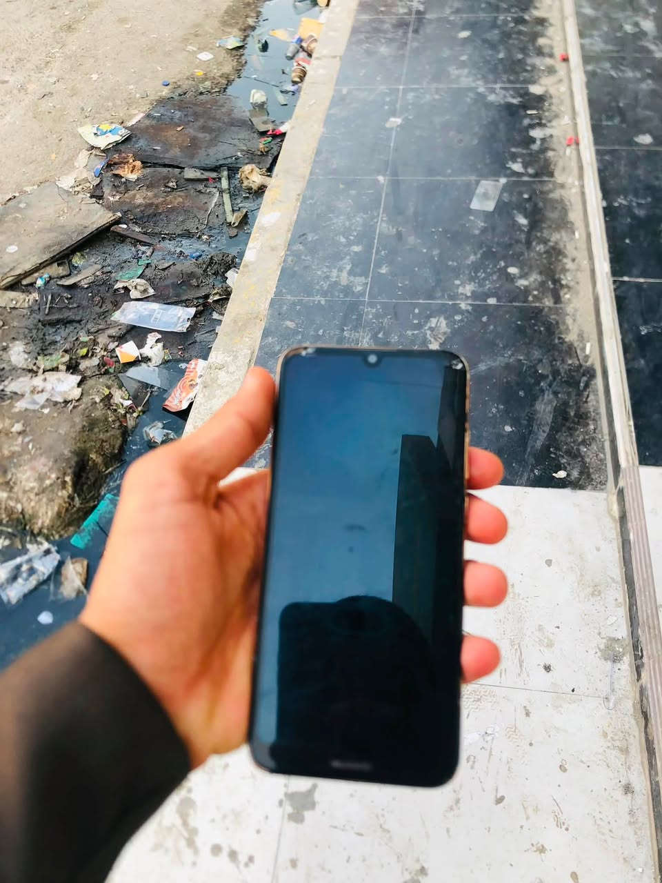 جهاز للبيع كما موضح بل صور دبل خط السعر 25وبي مجال بيع سريع مكان حويجه حي عسكري الاتصال
***********
