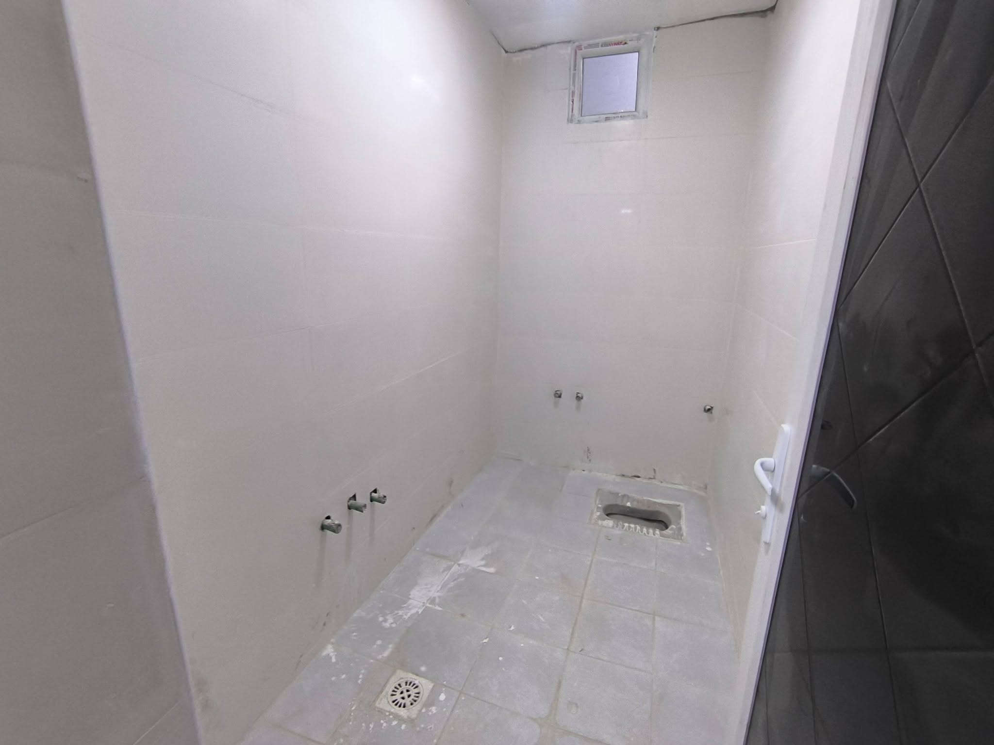 🏠 دار للبيع – النجف الأشرف / حي ميسان
📐 المساحة: 100 متر
📍 الموقع: حي ميسان – خلف سكلة الكرعاوي
🏡 بناء حديث – غير مسكون
🧱 بناء طابوق + صب كونكريت
🛣️ شوارع مبلطة بعرض 12 متر

🔹 يتكون من:
• استقبال
• صالة
• غرفة
• مطبخ
• صحيات

💰 السعر: 41 مليون دينار

📞 للتفاصيل والاستفسار:
***********
