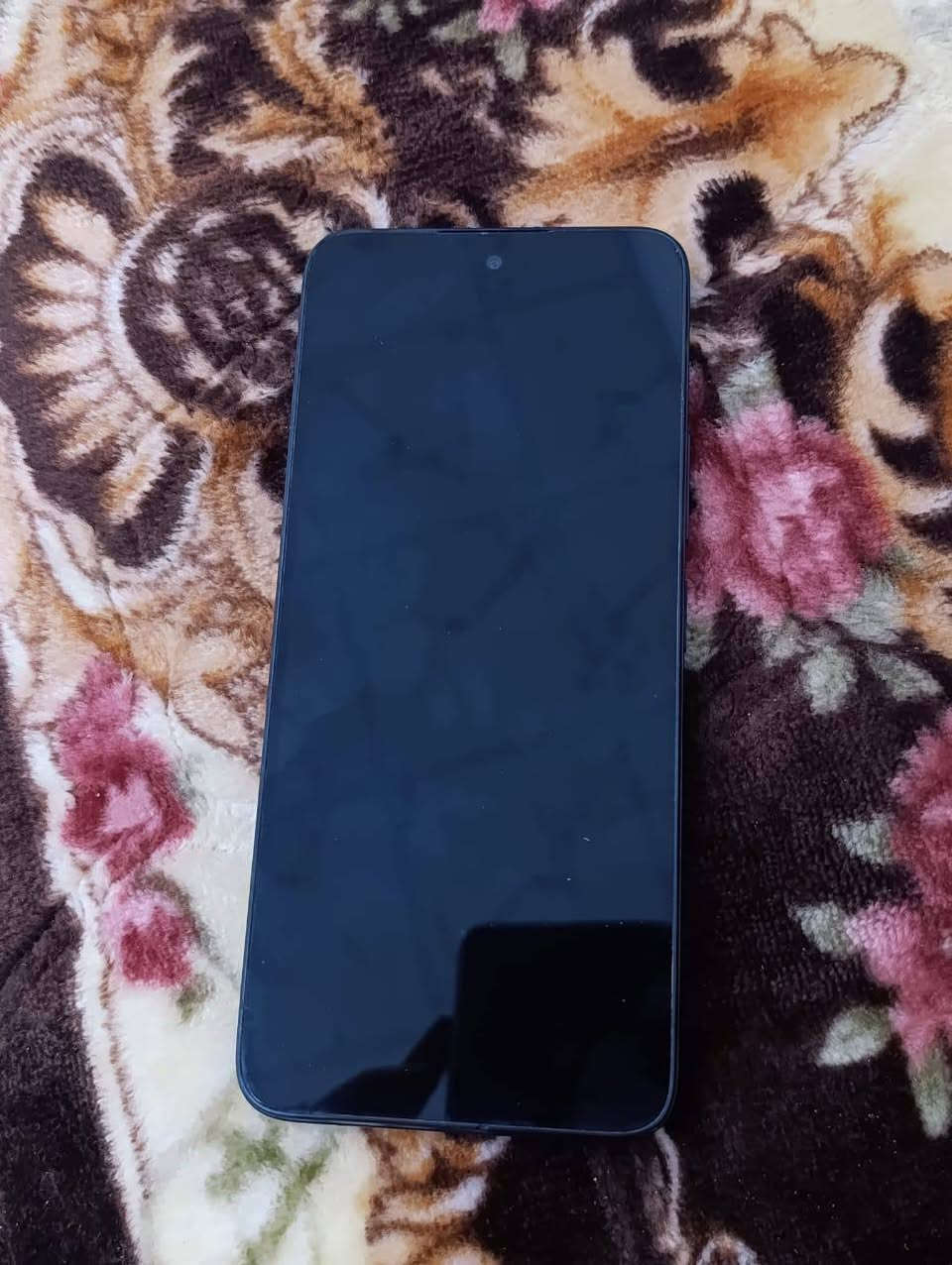 السلام عليكم جهاز للبيع Redmi13 ذاكرة 256 رام8+4 شرط نضيف وما مفتوح بلادي تواصل واتساب***********

نص مكتوب في الصور:
- ٩:٢٢ ٤٥٣ حول الهاتف اسم الجهاز Redmi 13 التخزين ٦٥,٣ ج.ب/٢٥٦ج.ب إصدار نظام التشغيل 2.0.203.0.VNTMIXM إصدار Android 15 AP3A.240905.015.A2 تحديث أمان نظام Android 2025-11-01 المواصفات والمعلومات التفصيلية النسخ الاحتياطي والاستعادة الدعم إعادة ضبط إعدادات المصنع الشهادة