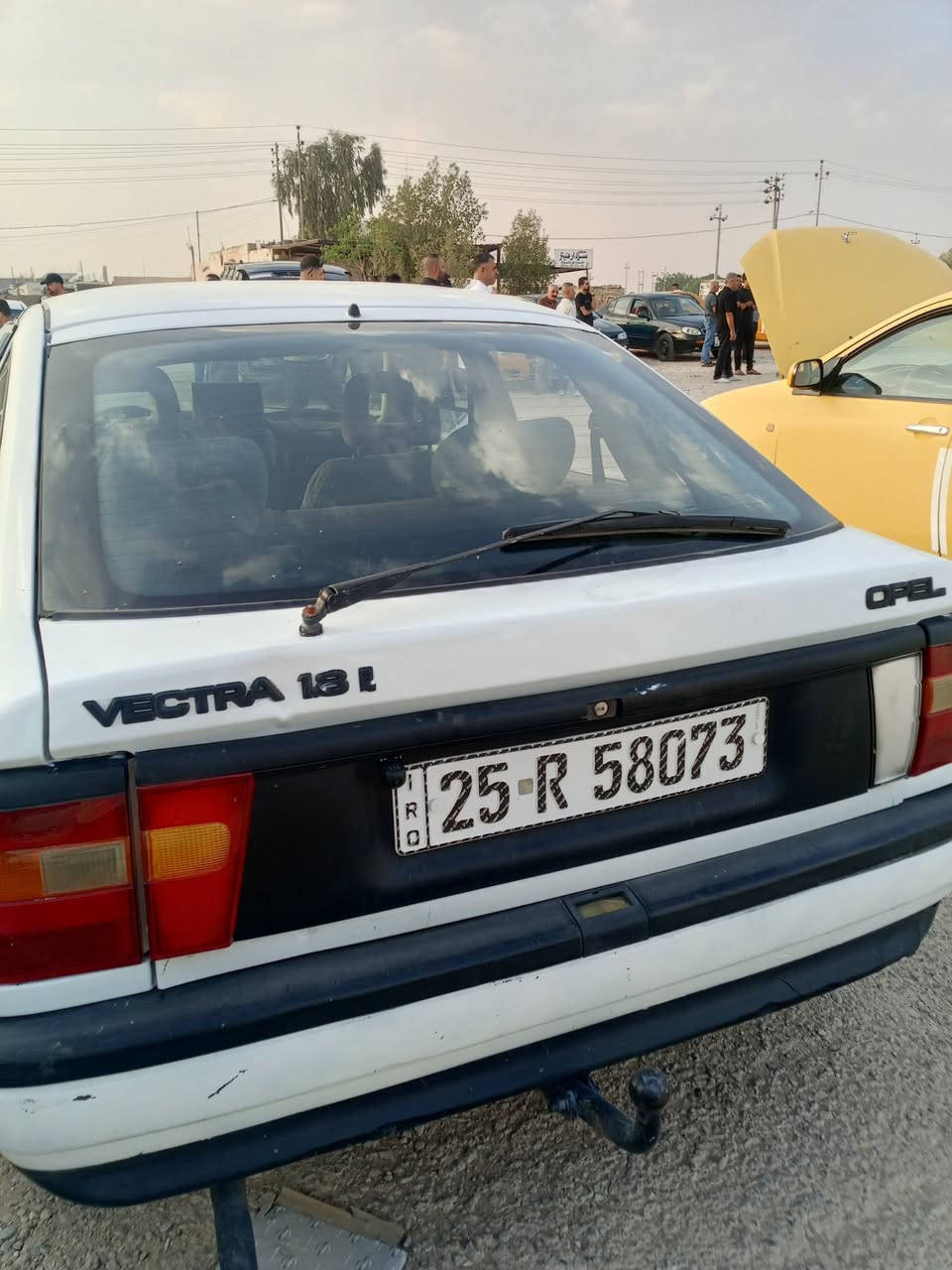 سلام عليكم اوبل فيكترا موديل 1991 حجم 18 رقم كركوك سنويه ورقم جديد سياره حلوه وكاعده تخم تأيرات جدد صدر جديد معمره شرط التحويل أو وكاله سعره 37 وبي مجال بسيط الشراي يتصل على الرقم *********** مكان السياره خانقين
