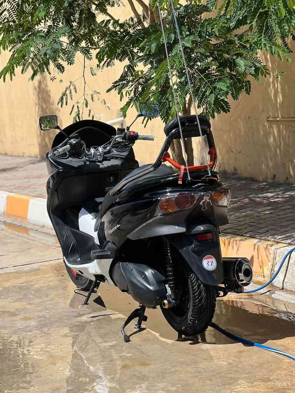 لبيع فورزا 010دراجه مال حاويه جاهزه كل عيب مابيها مكفوله كفاله عامه  ماشيه 31الف سعر 13بي مجال مكان ديالى سعديه***********
