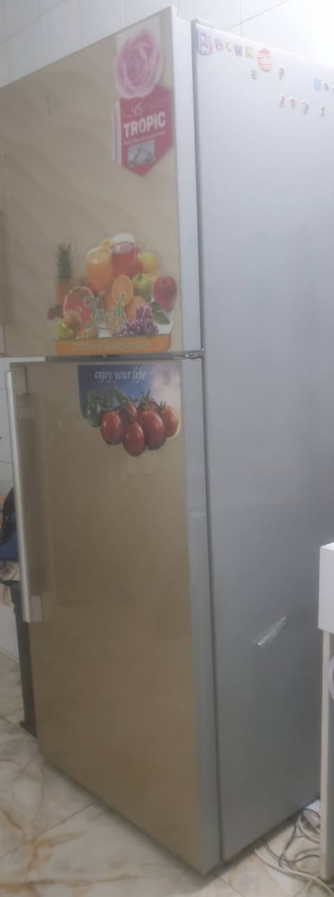 ثلاجه للبيع كلش جبيره ونظيفه وممصلحه ابد سعرها
٢٧٥ مكان الدوره واتس اب ***********
