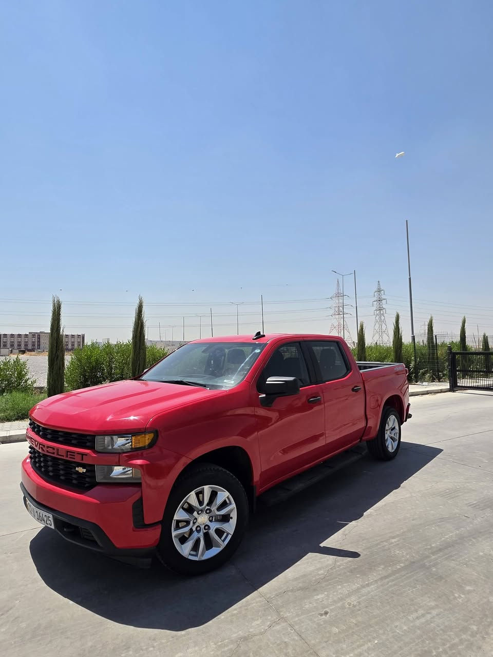 Silverado#للبيع
2021 custom 
2.7 turbo v4

ماشية :135 كم

السعر: 218$$$

٤ سلندر
كير ٨ نمر 
دبل أكسل 4x4
كاميرا خلفية دوارة
حساسات خلفي
صندوق  كهربائي
تثبيت سرعة
مرايات جانبية كهربائية
تشغيل عن بعد 
هندبريك بصمة
أبل كار بلي

٤ قطع صبغ بدون دواخل بدون شاصي بدون أرباك بشرط

السيارة فقط بيع بدون مراوس
مكان سيارة اربيل
للاستفسار: ***********
