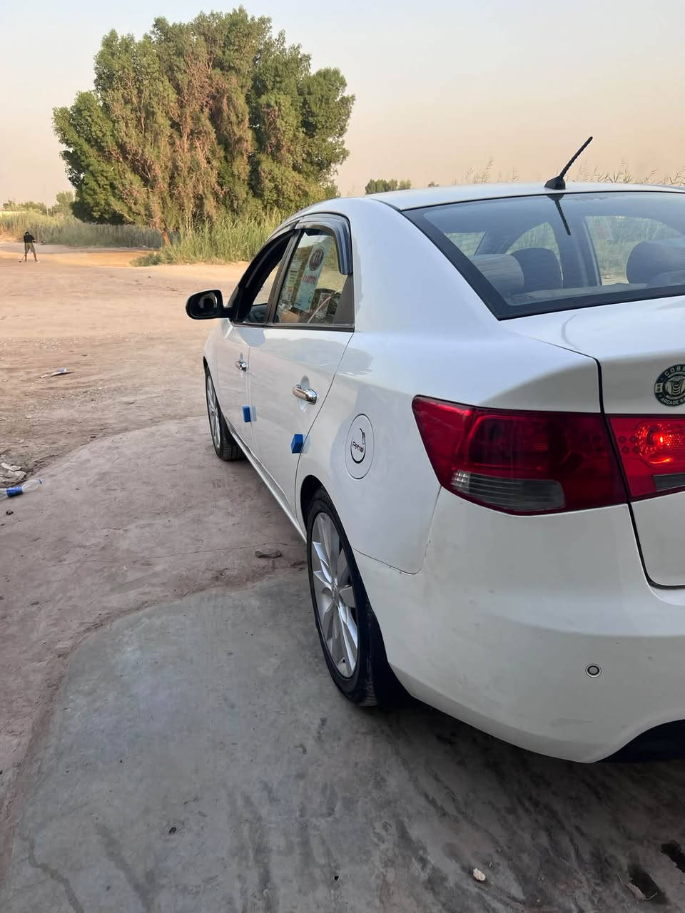 كيا سييراتو 13مكينه 1600رقم هزه سنويه جديدتخم تاير جديد حدادا جديد تدفئه تبريد شغال بيها صبغ قبق صندوك فقط بدون دواخل والباقي مكفول سعر 105مكان السياره واسط الحفريه رقم الهاتف ***********
