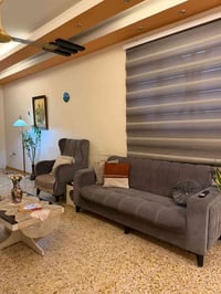 تخم ٧مقاعد نظيف مبي اي ضرر سعر٣٠٠وبي مجال للتواصل الرقم ٠٧٧١٦٦٤٦٧٠٤