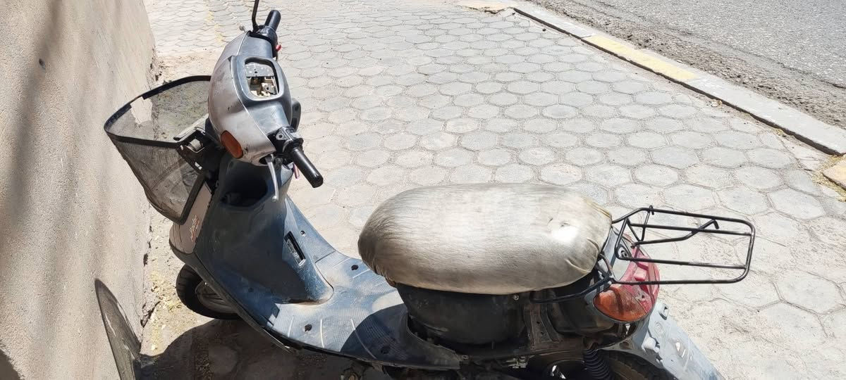 سلام عليكم
دراجه منغولي كامله ما بيها شي شغاله 
مجفته قبل شهرين روله وبستم 
ما ناقصها شي شغاله فول كفراتها وياها
سعرها ٢٥٠ وبيها مجال بسيط جدا 
مكانها طوريج حي الرياض شارع المستشفى يم ابو عبد الله الكهربائي
رقمي ***********
