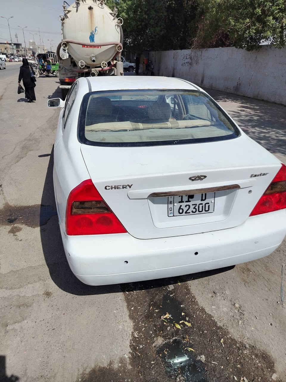 سياره شيري للبيع موديل ٢٠١٢ جاهزه السعر ٣٨ وبها مجال  تبريد وتدفئه كهربائية شغاله لايت زنون تأشيرات جيده. تلفون ***********.اىعنوان ابو دشير نهاية شارع الضغط العالي
