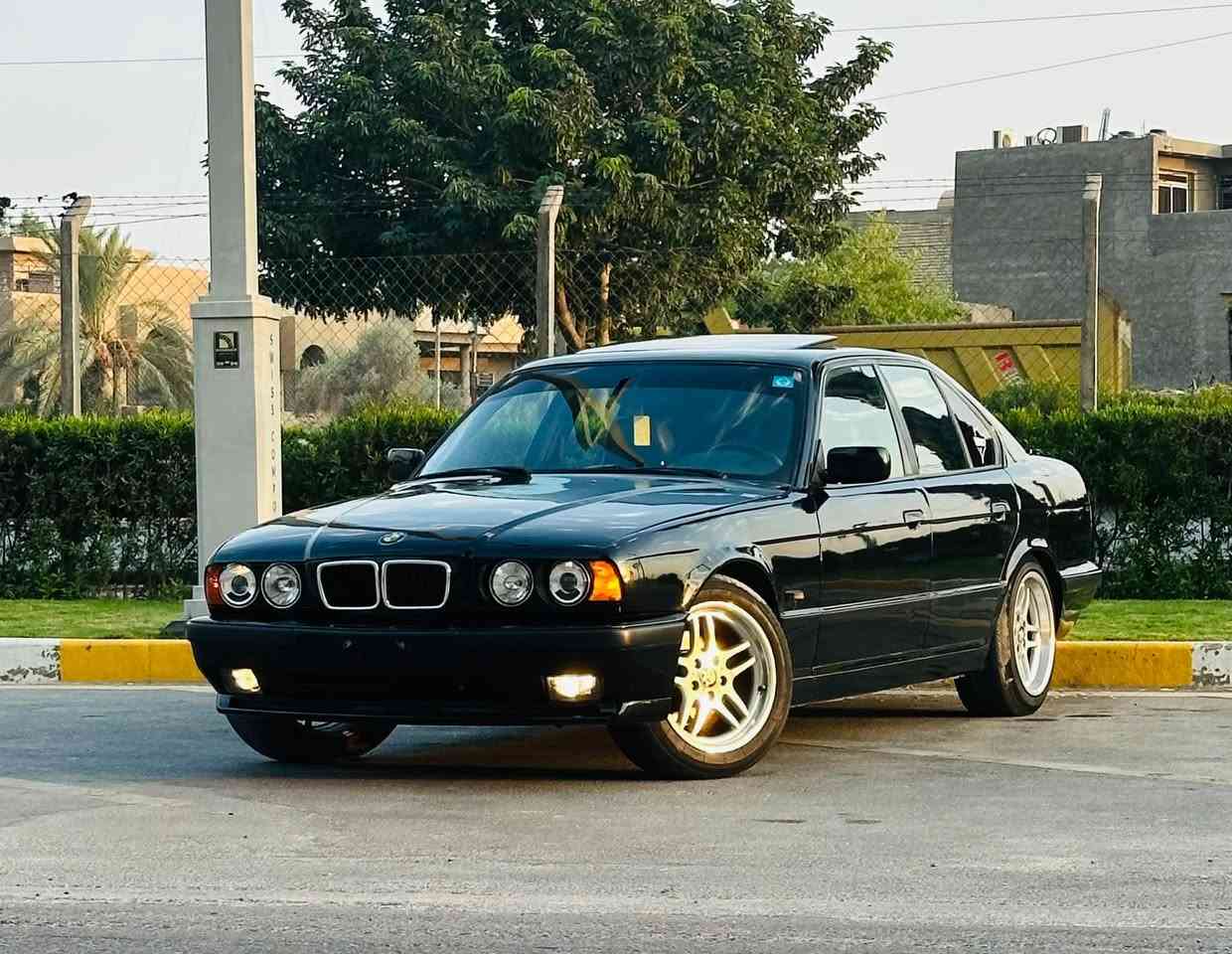 سلام عليكم
للبيع بي ام حجم 525 موديل 1990 محرك مسكر عدل
رقم بغداد نكليزي بسمي هزه جديده تحويل ثاني يوم
صبغ جماليه بدون حادث
مكينه 6 سلندر مسكر عدل كير اوتو جدد
سياره فول مواصفات
سلايد طكتين بجم عريض 
كشنات جلد + كهرباء
دبل ايرباك داخل صاج كارتير
ويل 18 M دعاميه ودوس M
تبريد ثلج حماوه جوه نص 
جام 4 كهرباء 
كهربائيات كلها شغاله 
صدر خلفي امامي كله جديد قبل سبوع نافضه
سياره حلوه مال جناي متعوب عليها وتجي وشوف بعينك
سعر  63 وبيها مجال للشري مكاني بغداد حي الجامعه
رقمي *********** بي وتساب
