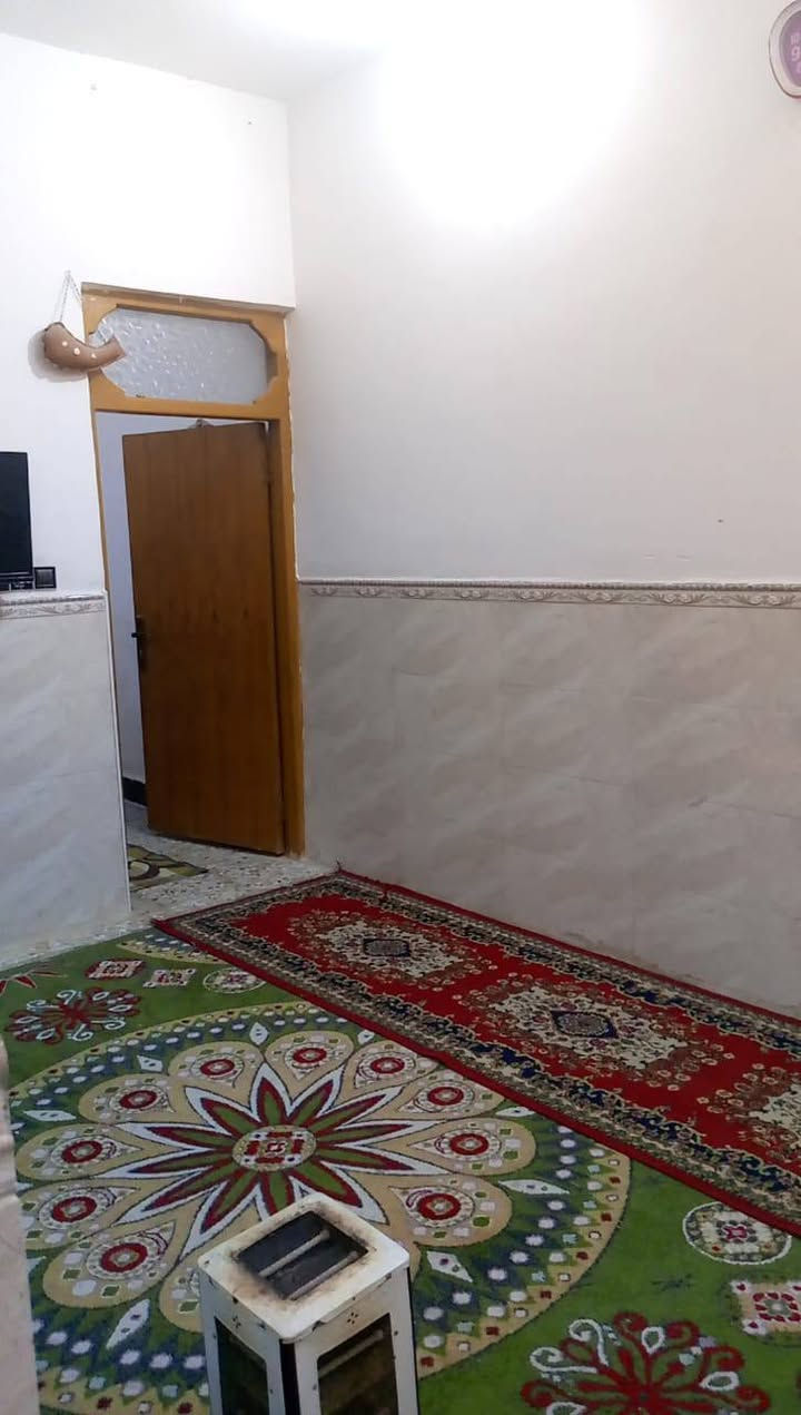 السلام عليكم دار للرهن مساحه 100متر في حي ميسان يم سكله   الكرعاوي الدار قريب على شارع 60مسافه كلش قريبه سعر الرهن 16مليون سنه وقابل للتجديد  رقم الهاتف ***********
