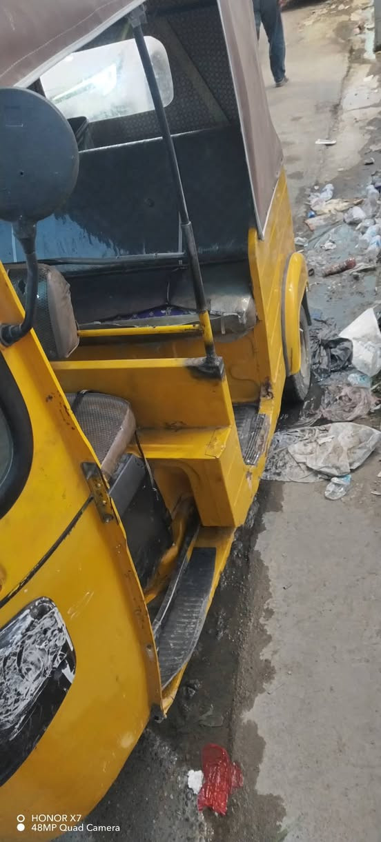 سلام عليكم
تكتك موديل 17 يرادلها ترتيب بسيط اوراق اصليه مكفوله لترقيم 
3300وبيها مجال
مكاني ابو دشير
*********** واتس اب او مازنجر

نص مكتوب في الصور:
- HONOR X7
- 48MP Quad Camera