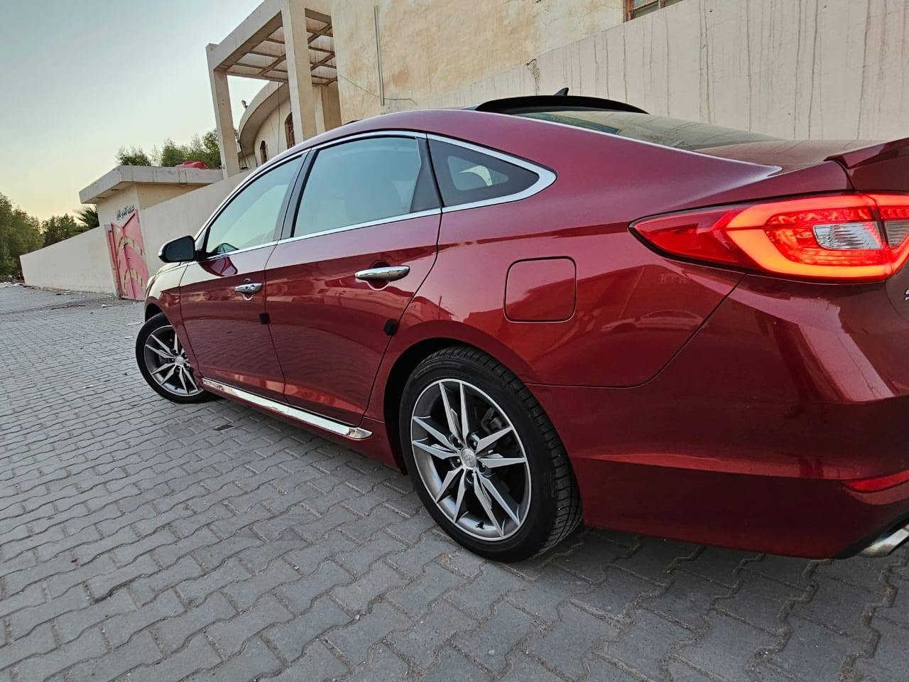 سوناتا 2016 VIP SPORT 2.0T_Limited
اعلى فئة 
سيارة حيل حيل جديده ونظيفة جاهزة 
ماتصرف على دينار بس شغل و ستمتع بالفخامة 
اتريد سيارة فخمة و تمشيك طول العمر بدون تعب
اخذ هاي و ادعيلي سيارة جديدة بمعنى الكلمة 
شوف طن مواصفات بيه فووول سبورت 

رقم صاحب سيارة ***********

_الموصفات
1_فتحه سقف
2_بصمة تشغيل
3_بصمة ابواب
4_نضام ترحيب
5_شاشة كبيره
6_كامرة دوار
7_رادار امامي
8_رادار جانبي
9_مثبت سرعة
10_تحديد مسار
11_كشنات جلد اسود
12_تدفئة كشنات امامي وخلفي
13_تبريد كشنات امامي وخلفي
14 _كشنات كهرباء
15_جام AOTO
16_3وضيعات قياده
ايكو وسبورت ونورمال(الاعتيادي )
17_لايتات AOTO
18_منضومه زنون عدسات بلادي(نهاري) سعره450$
19_لد ليلي لد نهاري حسب وضعيه ضلام ونهار
20_لون دم الغزال مميز بالسوناتا
21_نضام AOTO HOLD
22_سايد بريك بصمه
23_اشاير بالمري
24_سستم صوت سمعات انفنتي
25_دمام خلفي
26_شفتات ستيرن
27_ستيرن حرف Dالسبورت
28_تحكمات ستيرن جهتين
29_كشنات خزن 
30_بردات خلفيه بلادي
31_تبريد قطعتين ثلج ❄️❄️
32_تحكم تبريد بيانو
33_رادار امامي توقف ذاتي
34_اربع4 اكزوزات بلادي
35_ويل حجم 18 سبورت
36_دواخل لون اسود ملكي
37_نقط عمياء
38_تحكم مري كهرباء
39_سستم ستيل
40_حساسات امامي خلفي
41_مانع انزلاق
42_توقف ذاتي
تايرات حداديه تبريد كله مكفول وجديد
السياره فقط فقط بنيد صبغ كلير اثر شخوط وشبر بجاملغ قرب لايت كلش  اكفلك ب منشور والسونار
السياره 
[مكان السياره نجف 
السعر ١٢٥ 
***********
