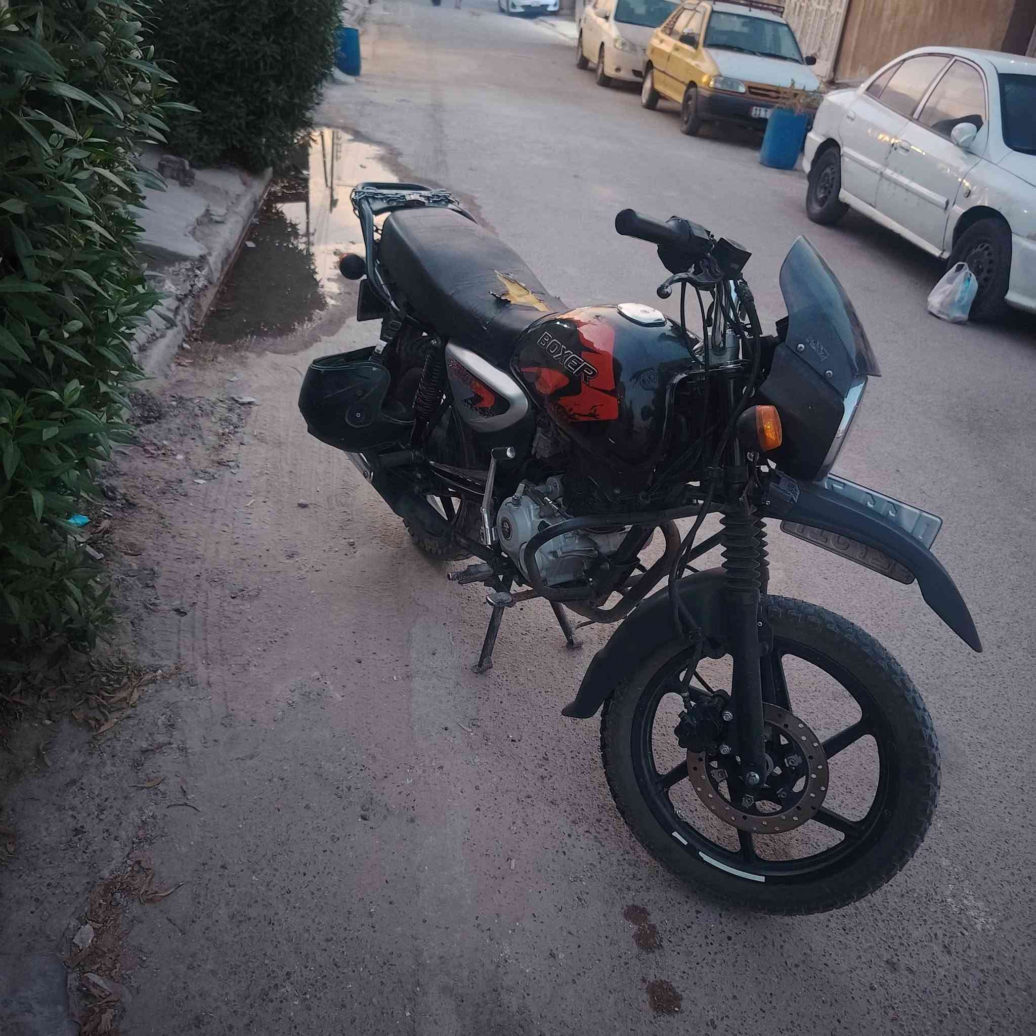 دراجه بوكسر 2023 نازله 2024 مرقم  بغداد لوحه انكليزي سنويه بسمي تحول ثاني يوم دراجه بلاديه من كلشي كير مكينه كهربائيات كلها شغاله ماشيه 30 الف دراجه استخدام شخصي اروح واجي بيها دوامي بالحارثيه دهن امزويل 
للأمانه بيها خيط تبخير وما تنقص كللش خفيف  وعارضها قفللل مال بيع 2000 مليونين ومو سعرها والله بالعافيه عله الياخذها مكاني بغداد السيديه *********** تحياتي 🌹
