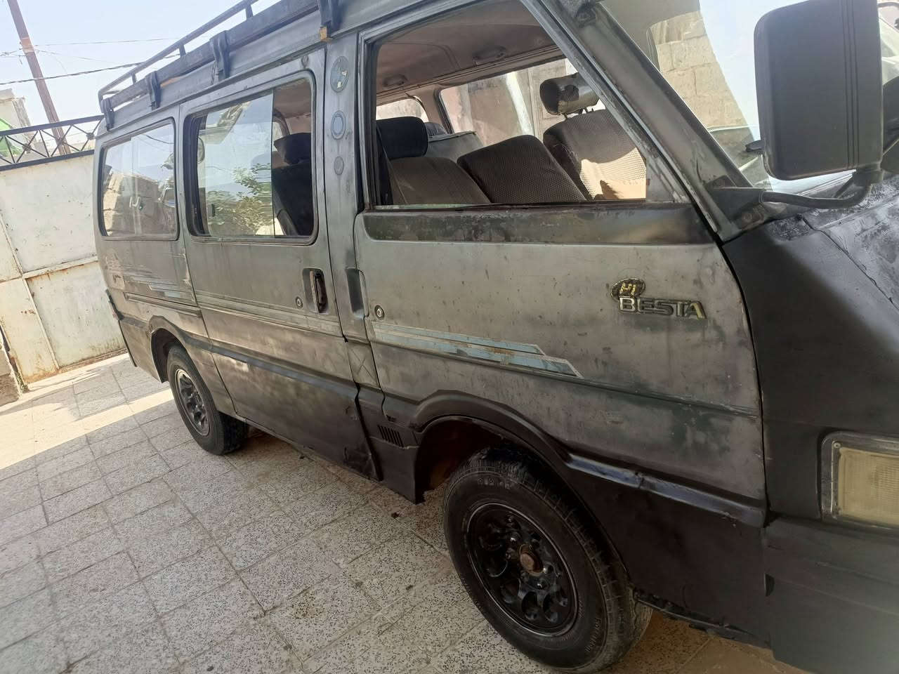 كيا بستا موديل 94 ماكينه وقير مقفولات تخم تاير جديد سياره بلاديه بدون لا صبغ ولا معجون مصفره هيئه وغرامات سنويه لل 28 رقم ديالى الماني بشرط التحويل سعر السياره 22 ورقه مكان السياره ديالى الخالص شراي يتصل ***********
