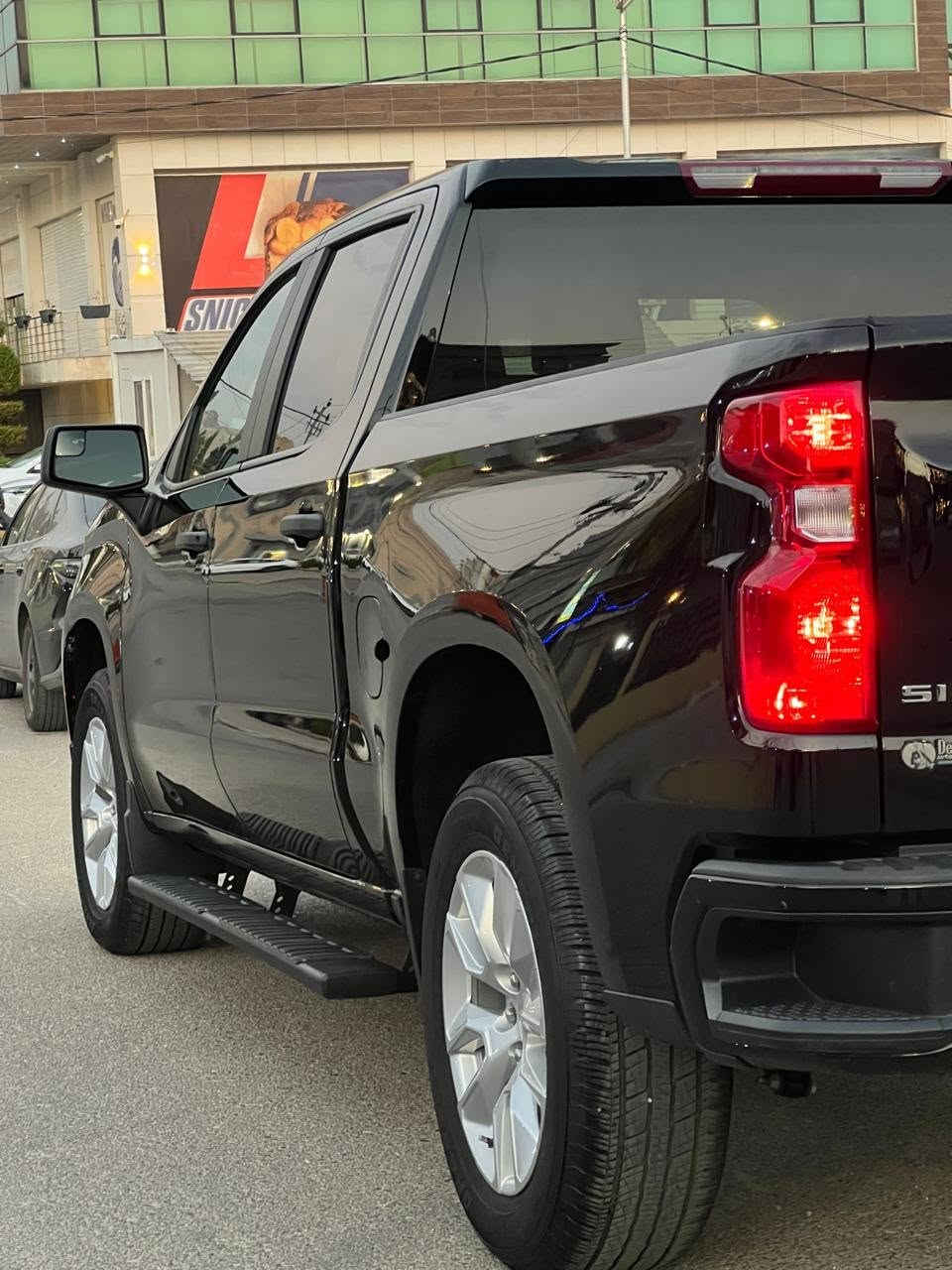 من رخصة الادمن
Silverado 2024

مواصفات custom
بجم تاهو
لون اسود 
محرك ٤ توربو اقتصاديه ومرغوب
كشن كهرباء

بيها شويه صبغ بالبونيد 

مكان دهوك
تترقم شمالي
ماشي 24 الف

***********
*********** دهوك, العراق
