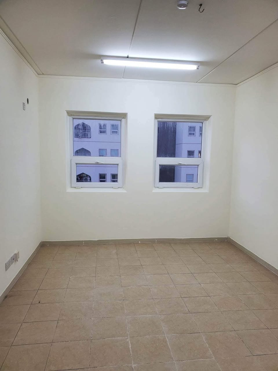 خلفه صباغ اشتغل باليوميه وقطعي ابو حسين الصباغ معالجة الرطوبه طلس عام سنفره صبغ سيراميك ***********
