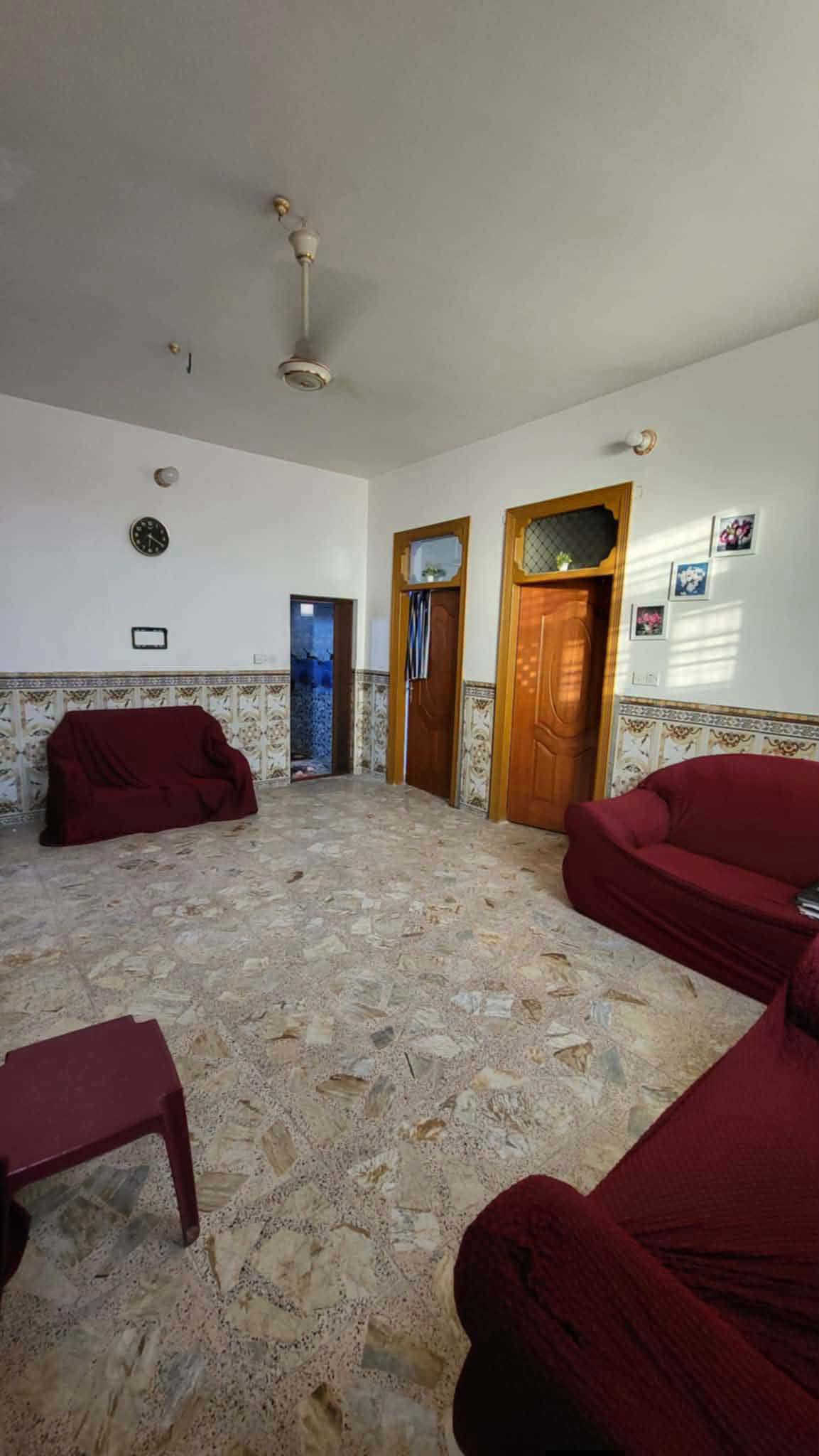 دار البيع المساحه 200 متر طابو زراعي سند 25اقرار محكمة
العنوآن النجف كوفه علوه الفحل خلف شارع الفلل 

غرفتين استقبال صالة مطبخ منور عدد2

صحيات داخلية وخارجيه 

البيت على شارع تبليط 10 متر 

اناره ليليه  كافه الخدمات 

البناء طابوق 🧱 
 الارضيه مع السقف كونكريت 

للأستفسار خاص ***********وتساب 

 في شارع الفلل قرب مخزن الموز

نص مكتوب في الصور:
- TikTok Lite
- @user917206565992
- Tik Tok Lite @user917206565992
