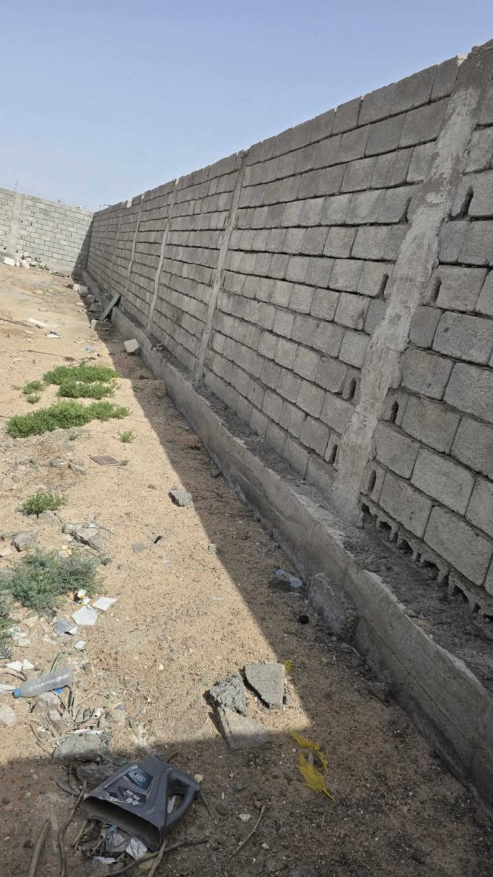 قطعه أرض للبيع مساحة 333متر طابو ملك صرف زراعي عراقي وكاله مكاتبه ونسخه من الطابو الوجها 10متر نزال 33متر عرض شارع 8متر سبيس خدمات ماي كهرباء مدارس مجاري ماساس شارع  العنوان بصره أبي الخصيب كوت افريح منطقه طريق الصحراء قرب معرضه الراشد سعر 45مليون الاستفسار ***********
