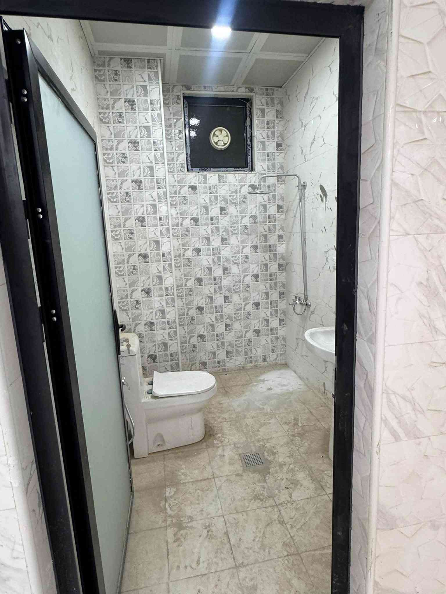 🏠 للإيجار في منطقة السيدية – مجمع درة السيدية، بالقرب من شاكر عبود
شقة بمساحة 152م²، تحتوي على:

* 3 غرف نوم

* صالة واسعة

* مطبخ

* 3 صحيات

* خدمات

* بالكونات

* شقة واسعة ومريحة للسكن

📞 للاستفسار: ***********

أرام للاستثمار والتطوير العقاري
