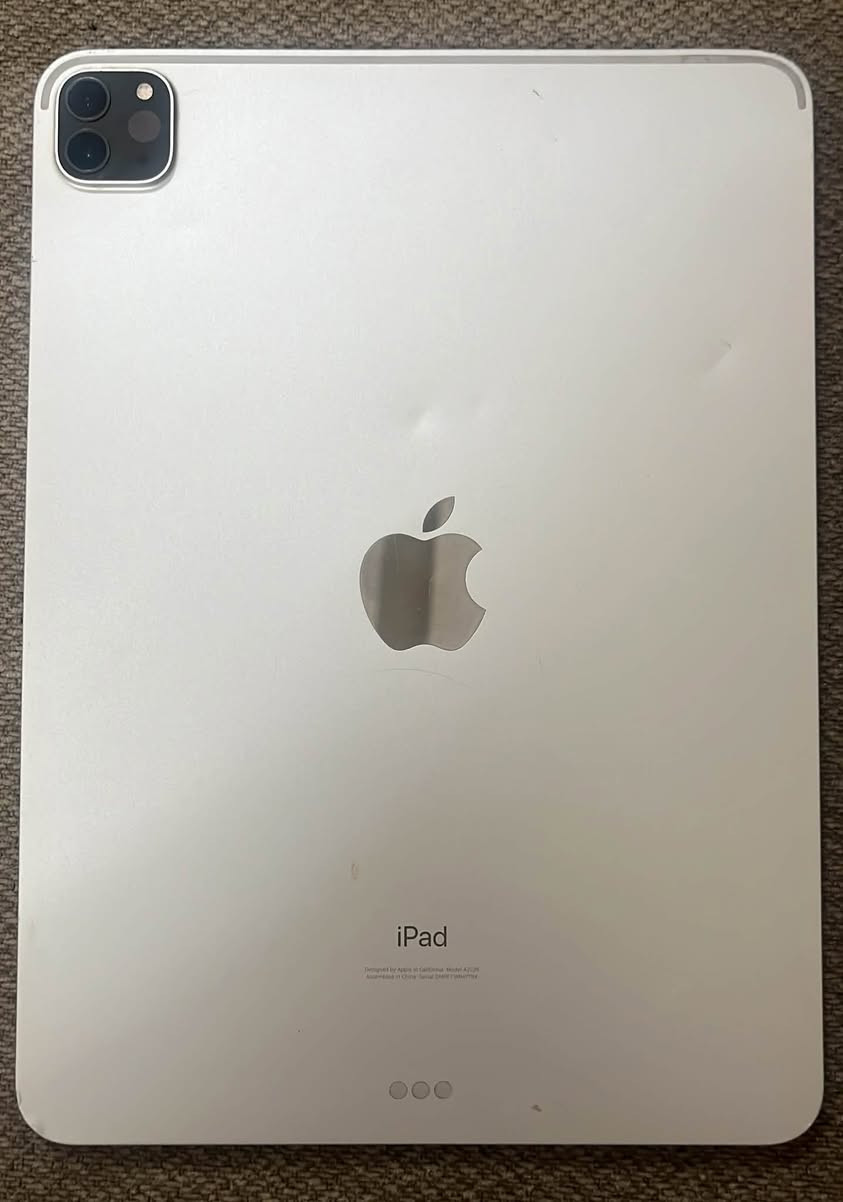 ‏السلام عليكم iPad Pro 11 إنش M تو نضيف الذاكرة 128 مبدل شاشة اصلية السعر 500,000 دينار بيه مجال قليل التواصل على الرقم *********** ￼
