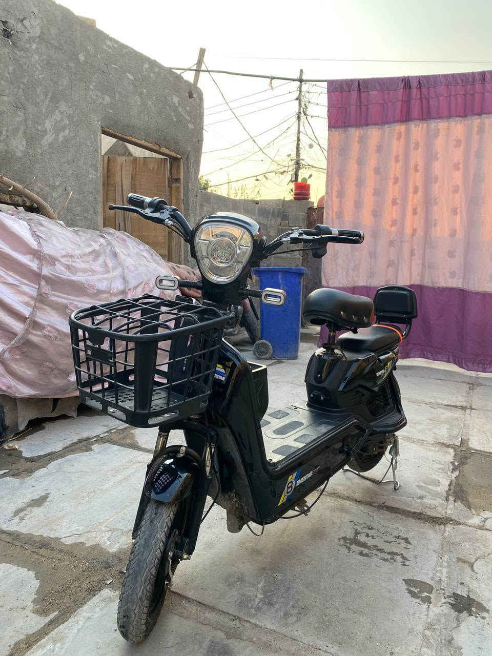 السلام عليكم دراجه شحن للبيع/حجم 14.   4بطاريات. الإشارة. يمين يسار شغال. مع قفل مانع للسرقة. يوجد سلة أمامية   مع اسويجات 2 أو بصمة  تشغيل عن بعد 2  والدراجه امانه الله نظيفه
السعر 275 أوبي مجال للشراي  العنوان بغداد البلديات وتواصل على هاذة الرقم      ***********
السلام عليكم دراجه شحن للبيع/حجم 14.   4بطاريات. الإشارة. يمين يسار شغال. مع قفل مانع للسرقة. يوجد سلة أمامية   مع اسويجات 2 أو بصمة  تشغيل عن بعد 2  والدراجه امانه الله نظيفه
