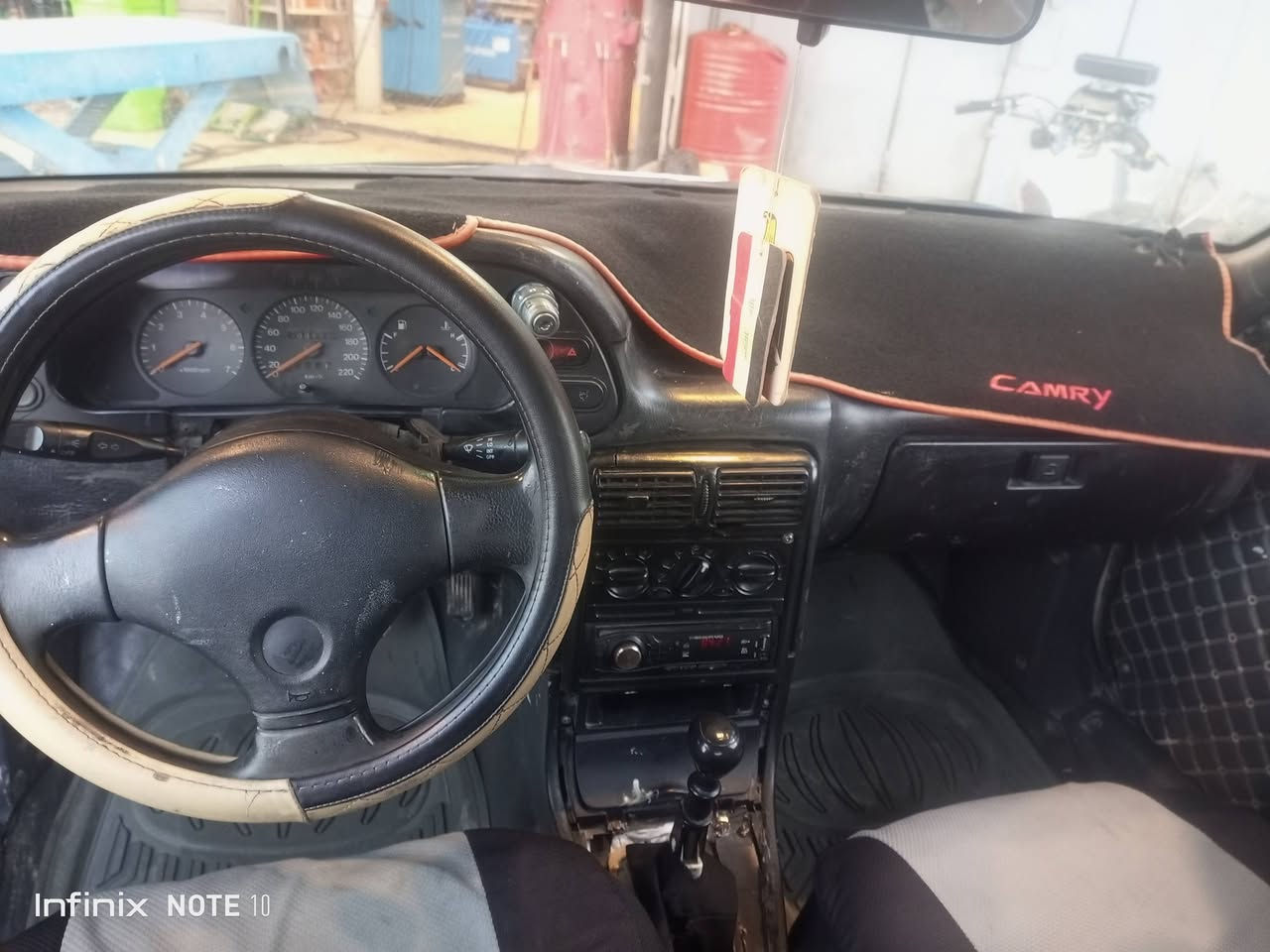 السلام عليكم
بيع مستعجل 
دايو اسبرو 96 
سنوية عظم عاج ساقطة 2021
صاحبها ما اندله 
محرك18 مفتوح 
كير عادي 
سيارة جاهزة وحلوة 
سعرها 12 ورقة وبيها مجال 
*********** هذا رقمي

نص مكتوب في الصور:
- Infinix NOTE 10