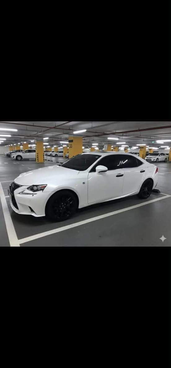 لكزس 2015  IS 250  V6  فول مواصفات السيارة كلين  بدون صبغ و بارد ماشية 127  و الأستفسار ***********

