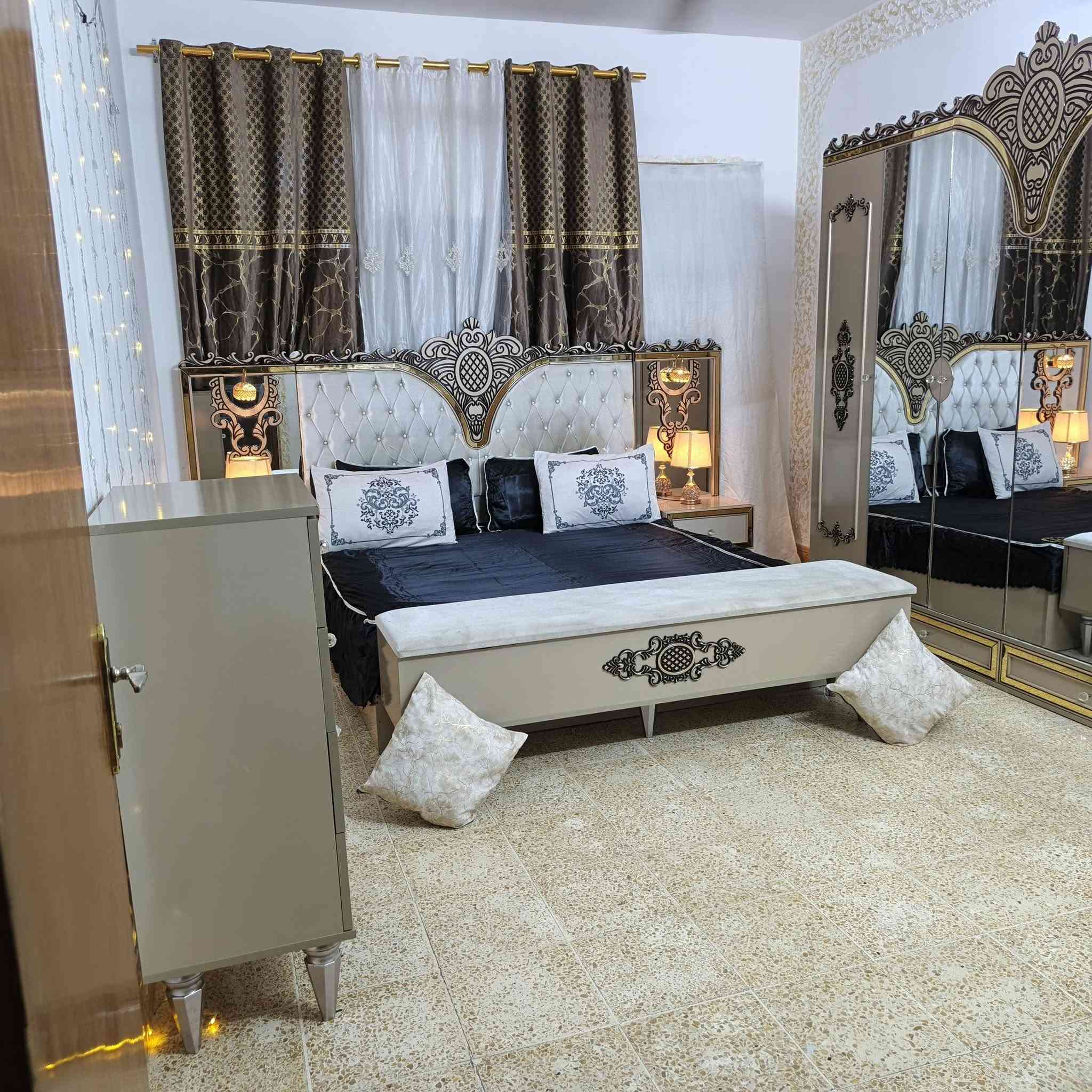 غرفه تركي للبيع مستخدمه شي قليل تواصل مكان سامراء ***********
