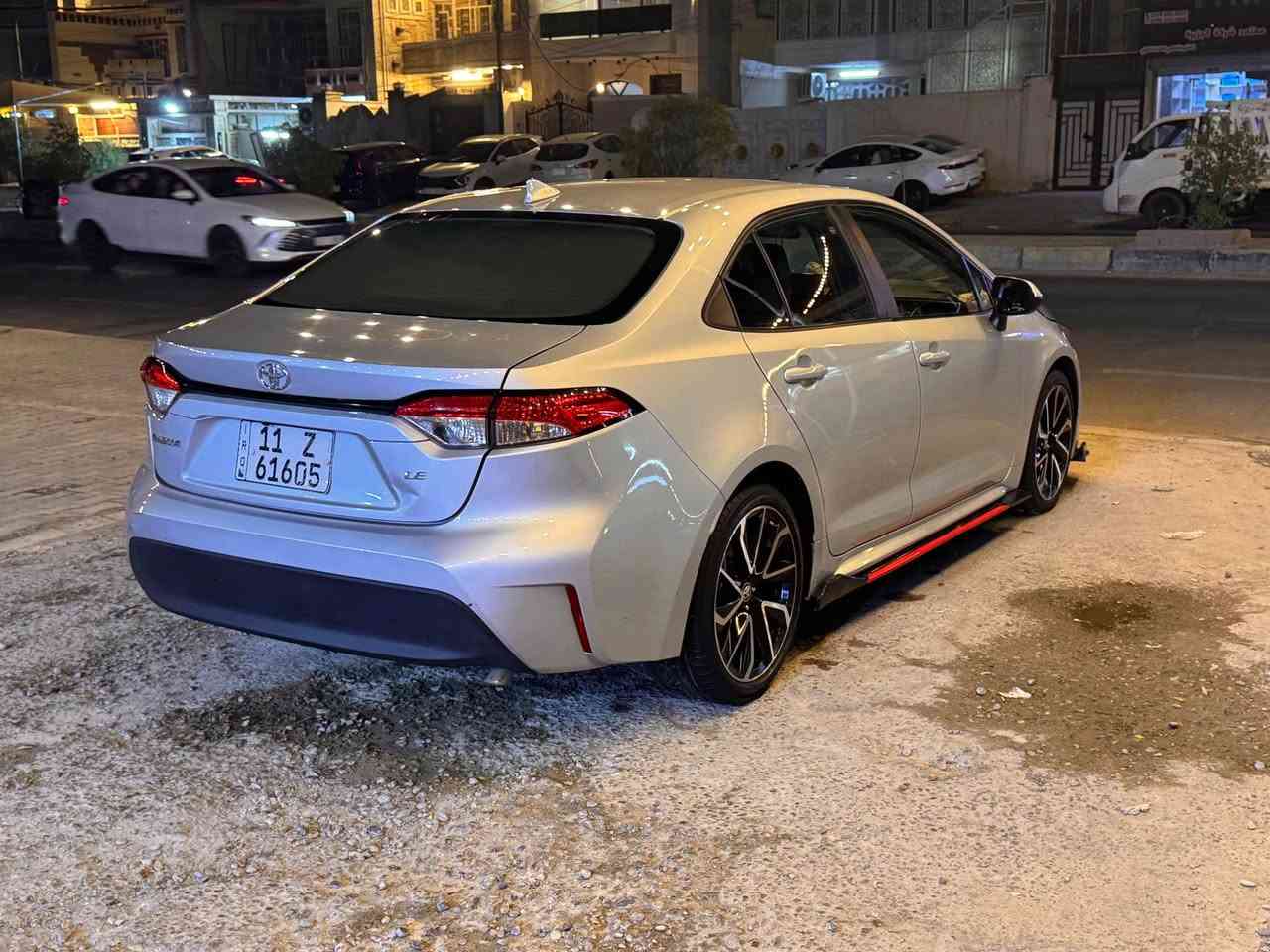 سلام عليكم 
تويوتا كورلا 
بيع او مراوس 

2023
ماشيه 70الف كيلو 
وراد امريكي حادثها بنيد وجاملغ  وربع باب صابغيها تطابق لون مابيها لا معجون ولا ضربه 
مواصفات 
شاشه 
تحكمات ستيرن 
هاند بريك بصمه 
كامره 
مكينه وكير شرط شركه 
السياره جديده كلش جديده كل غراضها شركه حته الفيت بمب مال شركه غاز تبريد شركه 
والسعر 132مجال كلش كلش قليل حك جيه 
*********** 
مكانها بغداد الشعب بغداد, العراق

