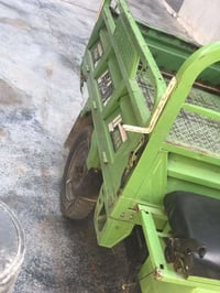 ستوته للبيع بطاريات نضيفات وكامله مكمله العنوان قرب جسر الدوار 0782333...