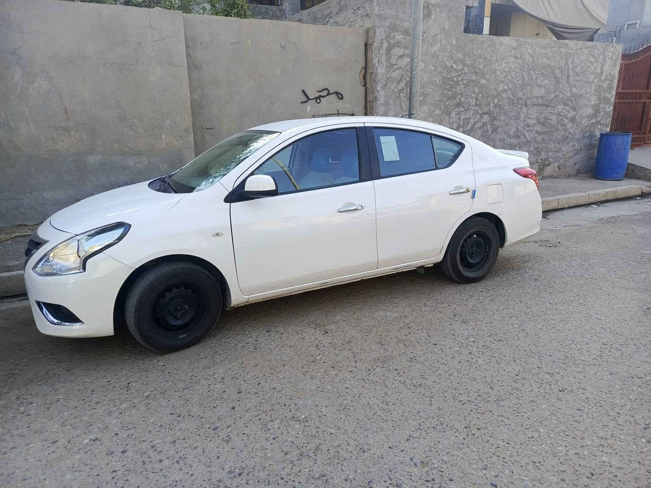 للبيع نيسان سني هندي بليته زرگه موديل 19رقم اربيل بيها بارد بجاملق الايمن وشويه بدوسه صفحه اليمين ولباقي مكفول سياره متصرف عليها ربع جديده خير من الله كير محرك مكفول السعر 94وبيها مجال*********** مكانها الرمادي
