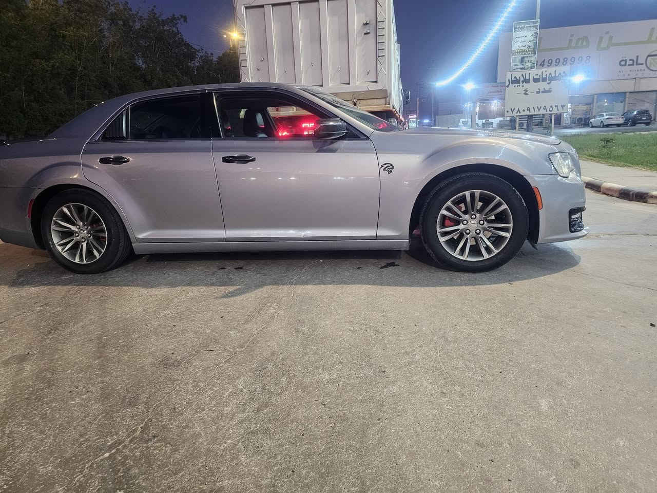 سلام عليكم
كرايسلر300C
الموديل2016 (مريكي)
العداد:155الف مايل
المحركV6 3.6L
الموصفات
*بنوراما
*مصابيح اماميه زنون مع LED
*ويل قياس 18 انج مكسيكي
*برده خلفيه
*شاشه كبيره مع نضام ملاحه نفكيشن GPS
*تحكم ستيرن 
*مقصوره الركاب جلد ( اسود)
*مقاعد اماميه كهرباء عدد(2)
*ذاكره لحفض وضعيات الجلوس(ميموري)
*تبريد قطعتين 
*مقاعد امياميه تبريد تدفئه
*مقاعد خلفيه تدفئه
*تشغيل عن بعد
*ستيرن تدفئه
*ستيرن كهربائي
*كير ماوس 
*محدد سرعه
*كامره خلفيه دوراه
*مرايا متحسسه الاضواء
*رقم بابل بسمي تحويل مباشر
سياره مال جناي
السعر $210  اوبيه مجال للشراي
الحادث موضح بالصور او بيه سونار 
مكان السياره بابل الحله 
رقم الهاتف ***********
