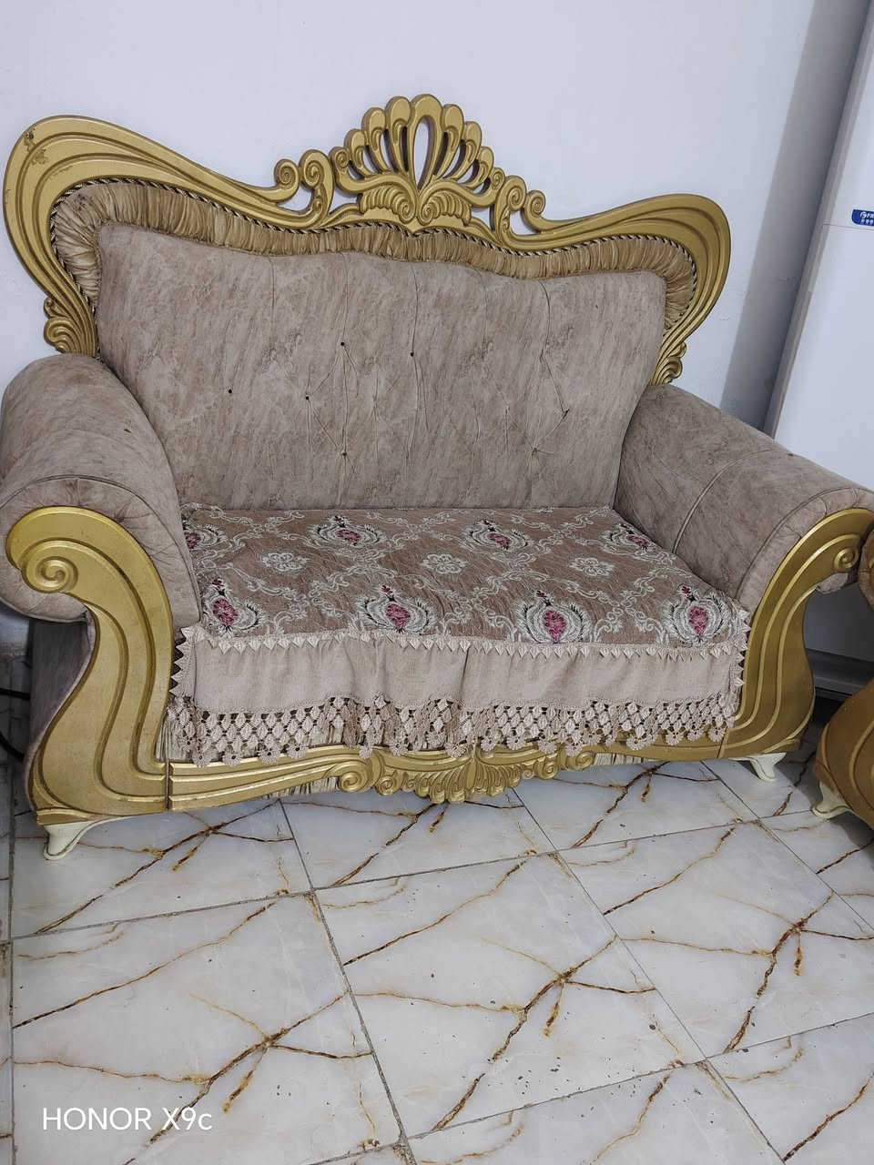 تخم للببع كل ضرر مابيه. ١٠ مقعد ب٤٠٠ وبي مجال  الرقم***********
